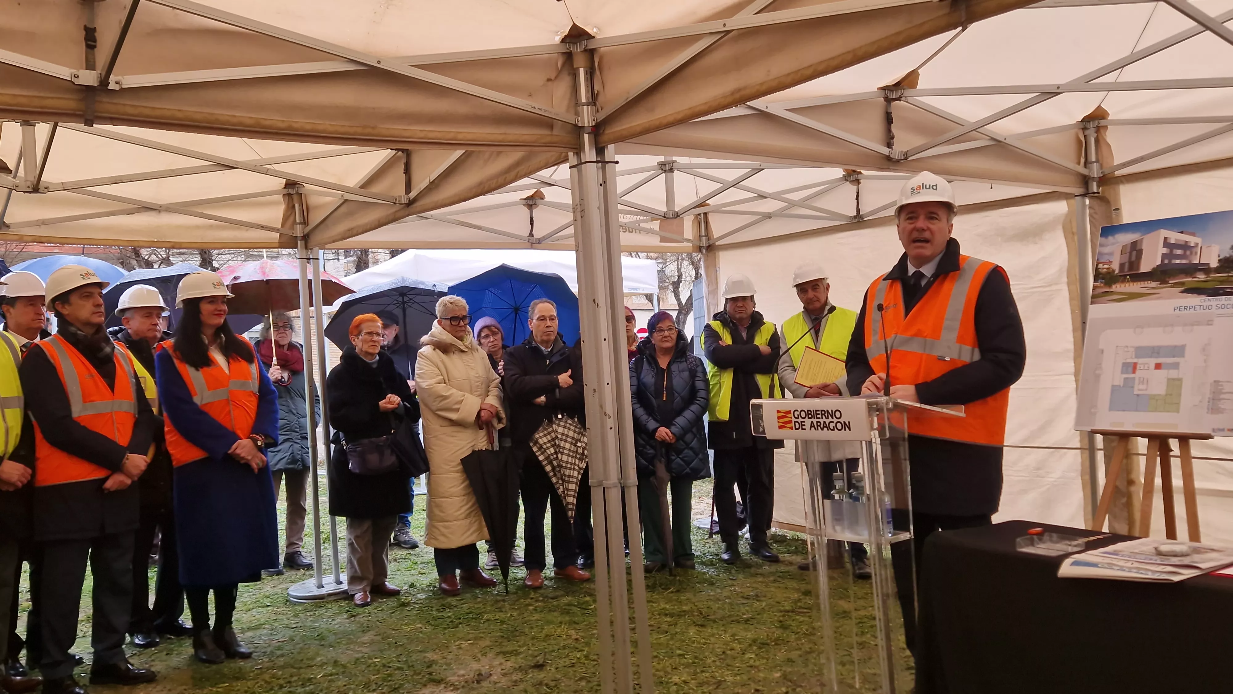 Primera piedra del nuevo Centro de Salud del Perpetuo Socorro de Huesca. Foto Myriam Martínez