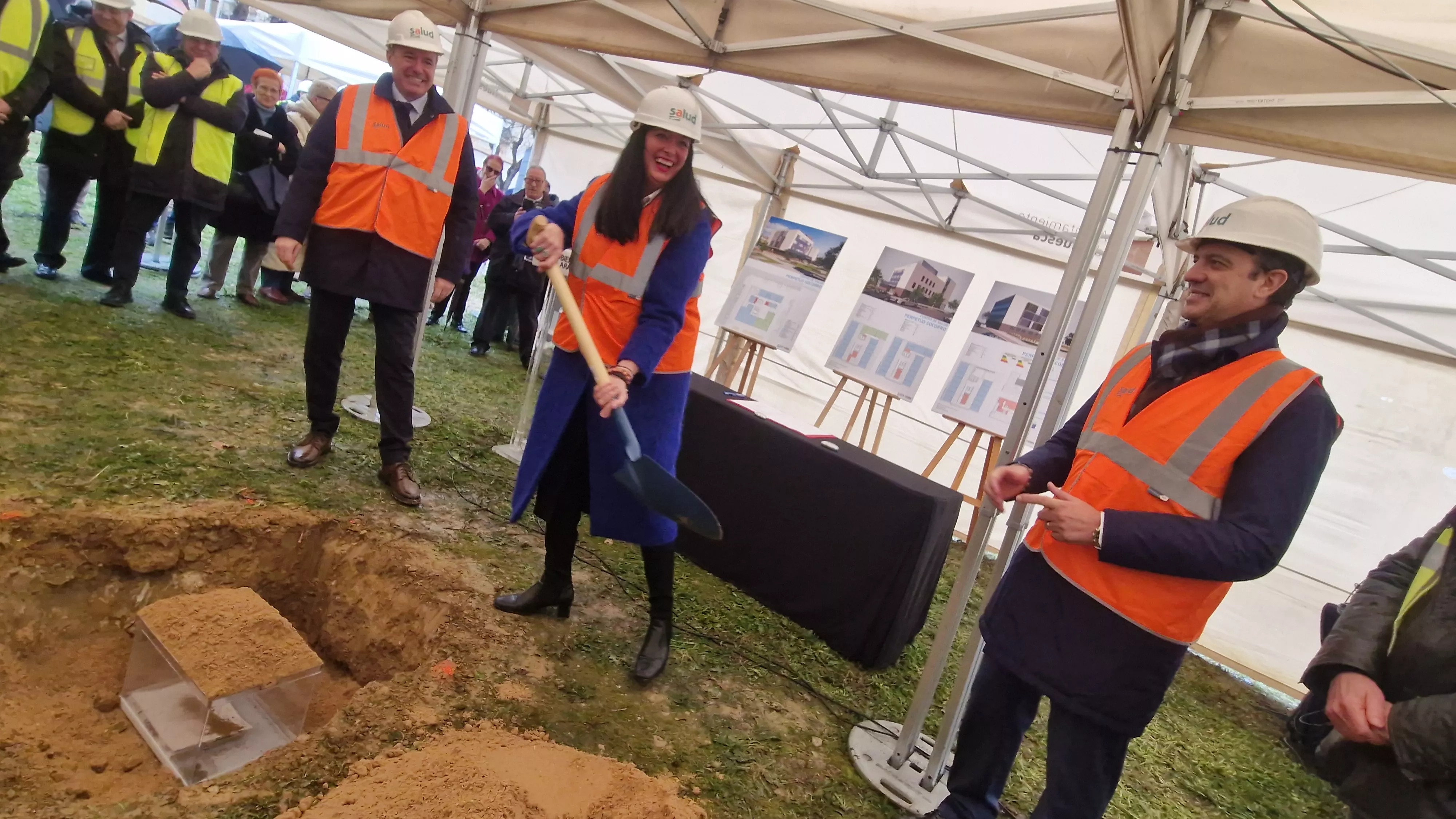 Primera piedra del nuevo Centro de Salud del Perpetuo Socorro de Huesca. Foto Myriam Martínez