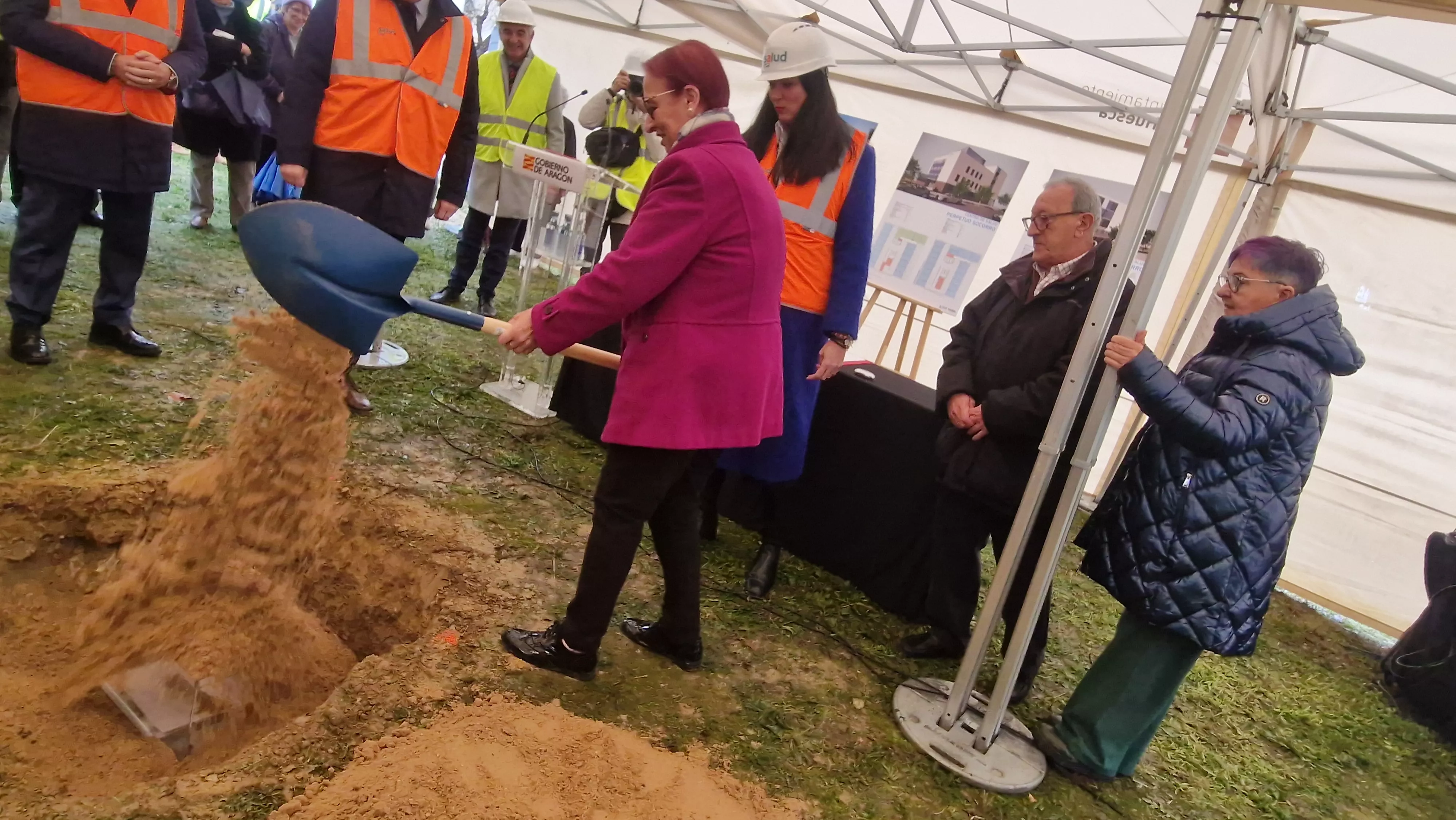 Primera piedra del nuevo Centro de Salud del Perpetuo Socorro de Huesca. Foto Myriam Martínez