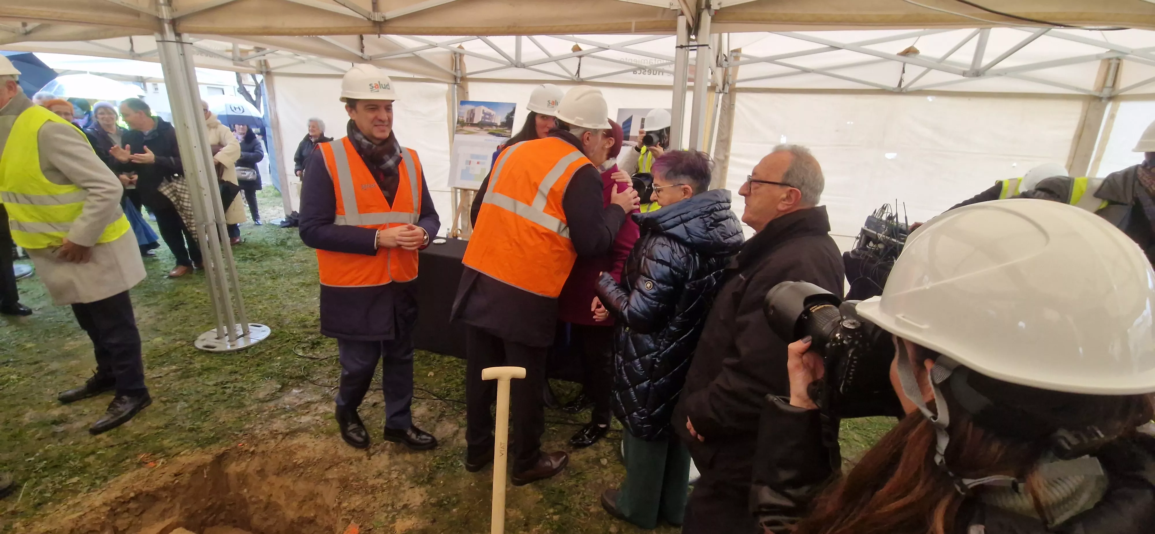 Primera piedra del nuevo Centro de Salud del Perpetuo Socorro de Huesca. Foto Myriam Martínez