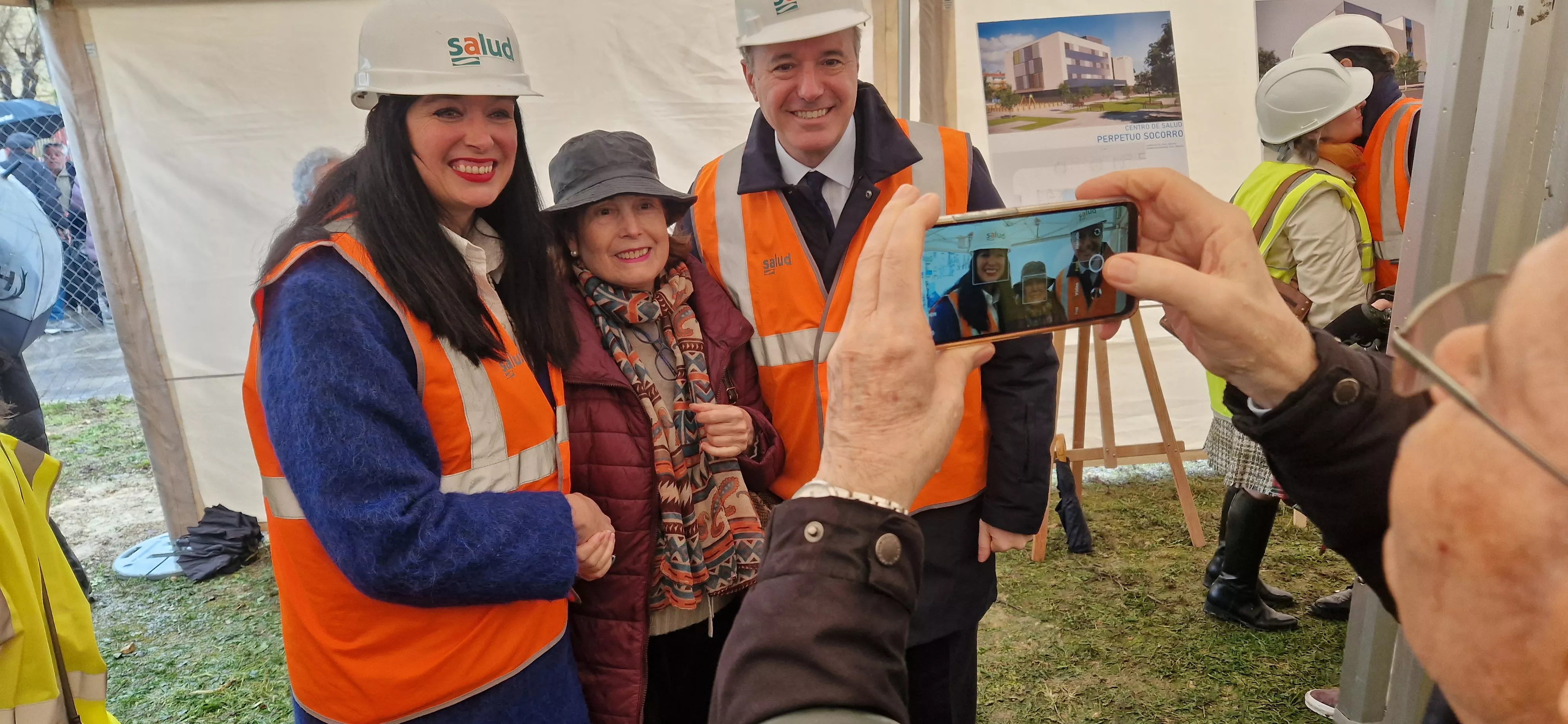 Primera piedra del nuevo Centro de Salud del Perpetuo Socorro de Huesca. Foto Myriam Martínez