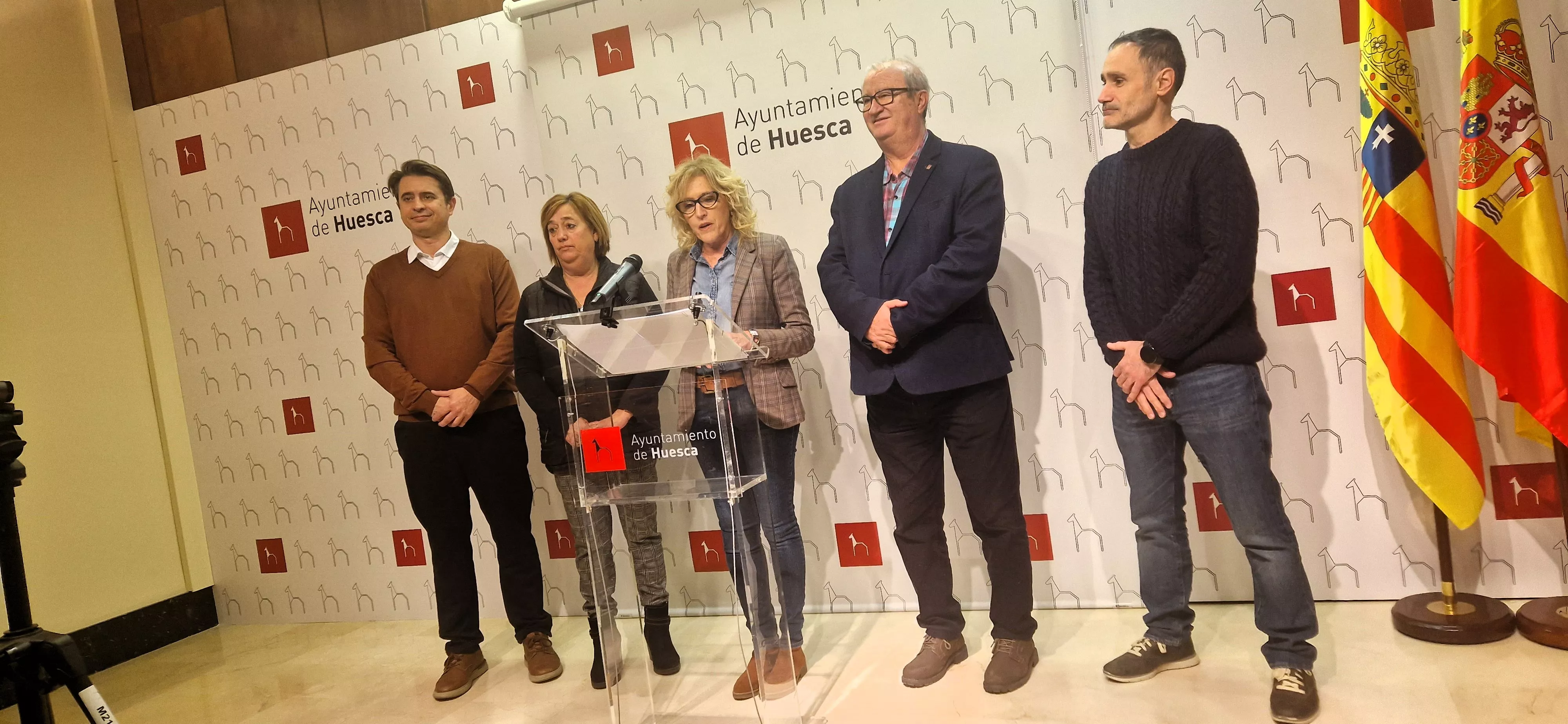 Concejales socialistas del Ayuntamiento de Huesca, con su portavoz, Silvia Salazar. Foto Myriam Martínez