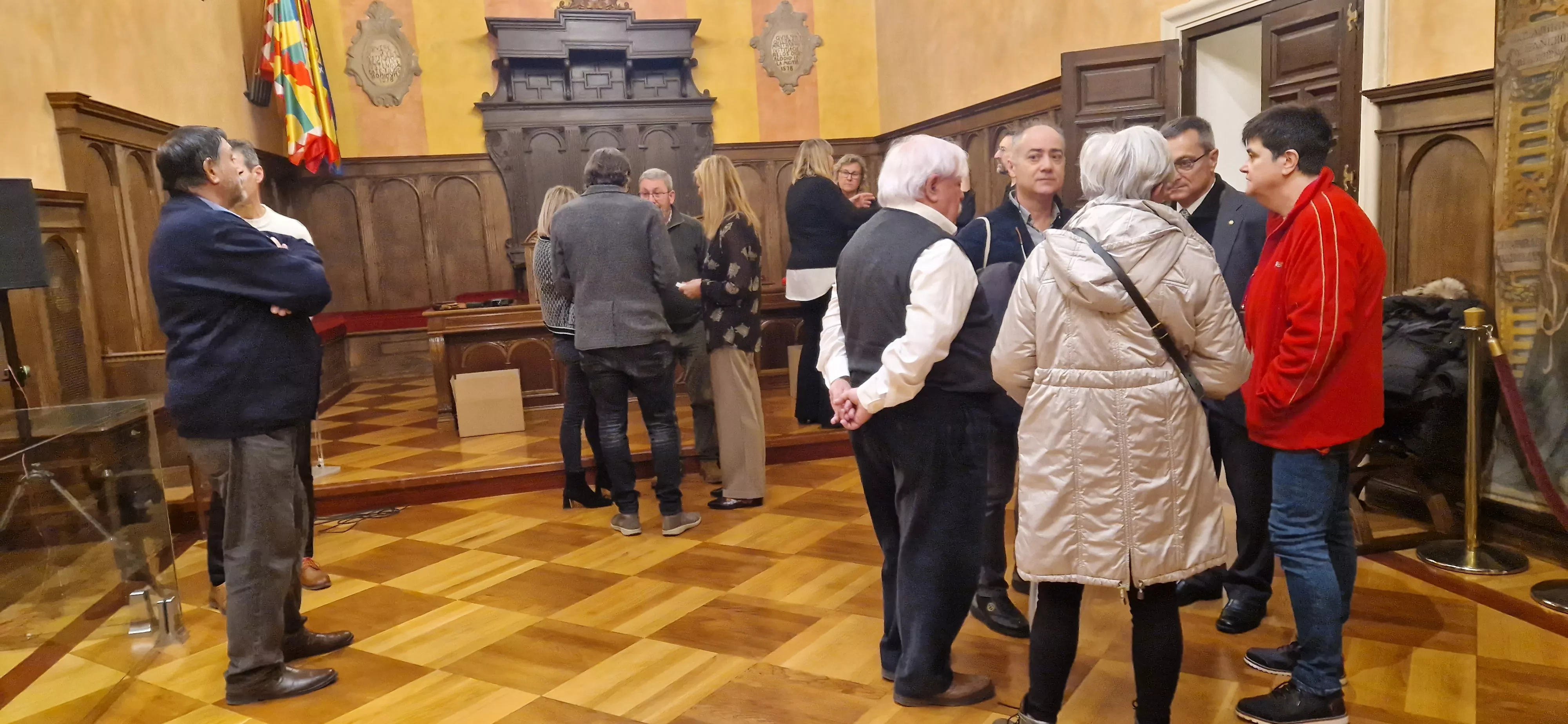 Entrega de 158 pares de "gafas solidarias" a Ilumináfrica y Alouda. Foto Myriam Martínez 