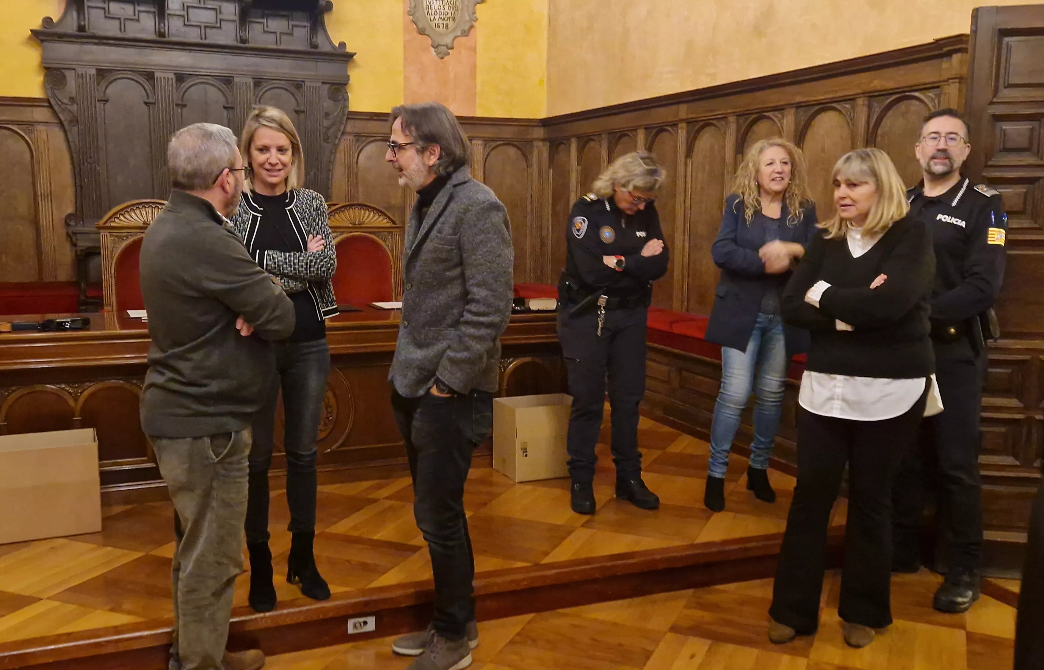 Entrega de 158 pares de "gafas solidarias" a Ilumináfrica y Alouda. Foto Myriam Martínez