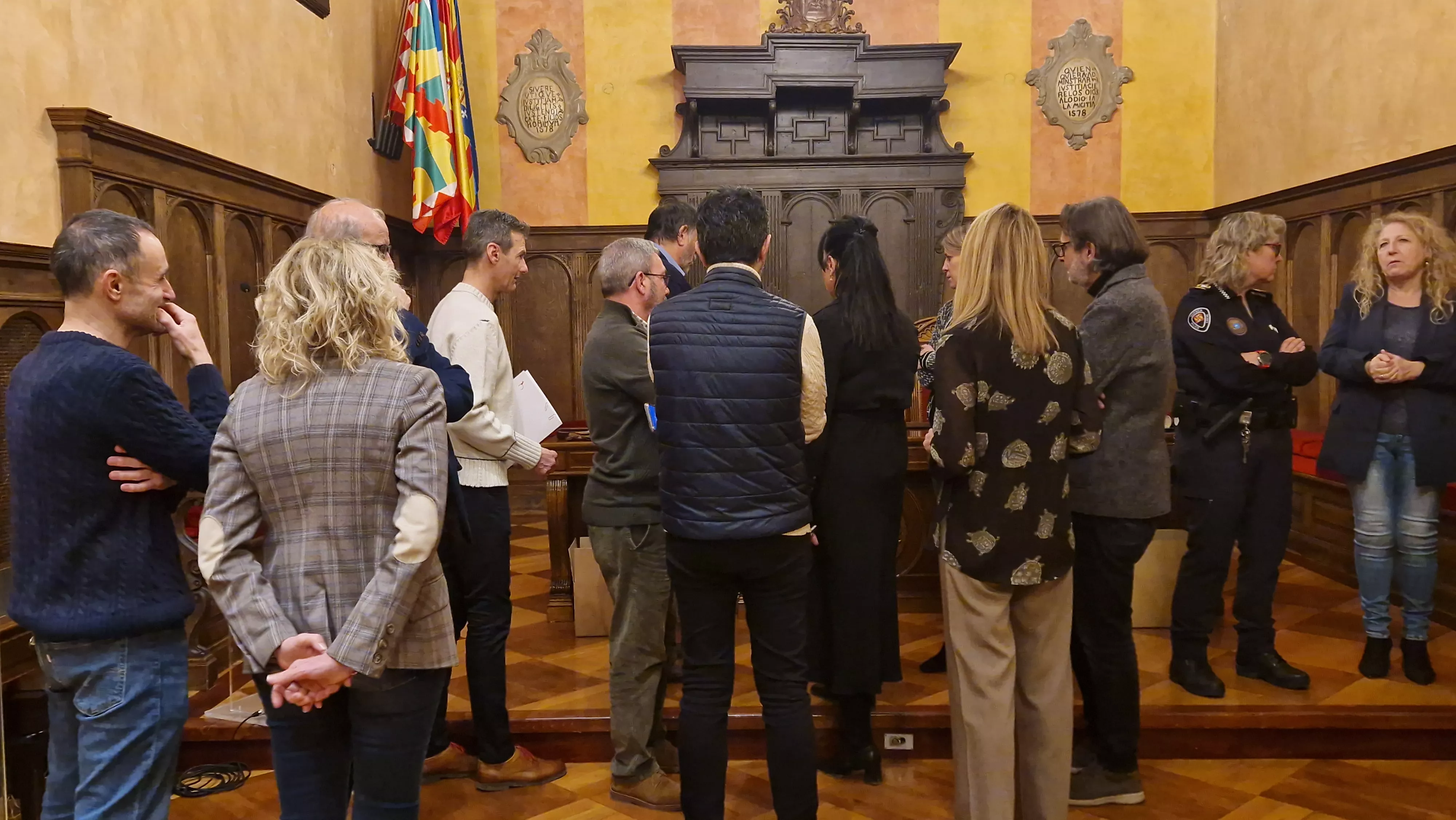 Entrega de 158 pares de "gafas solidarias" a Ilumináfrica y Alouda. Foto Myriam Martínez