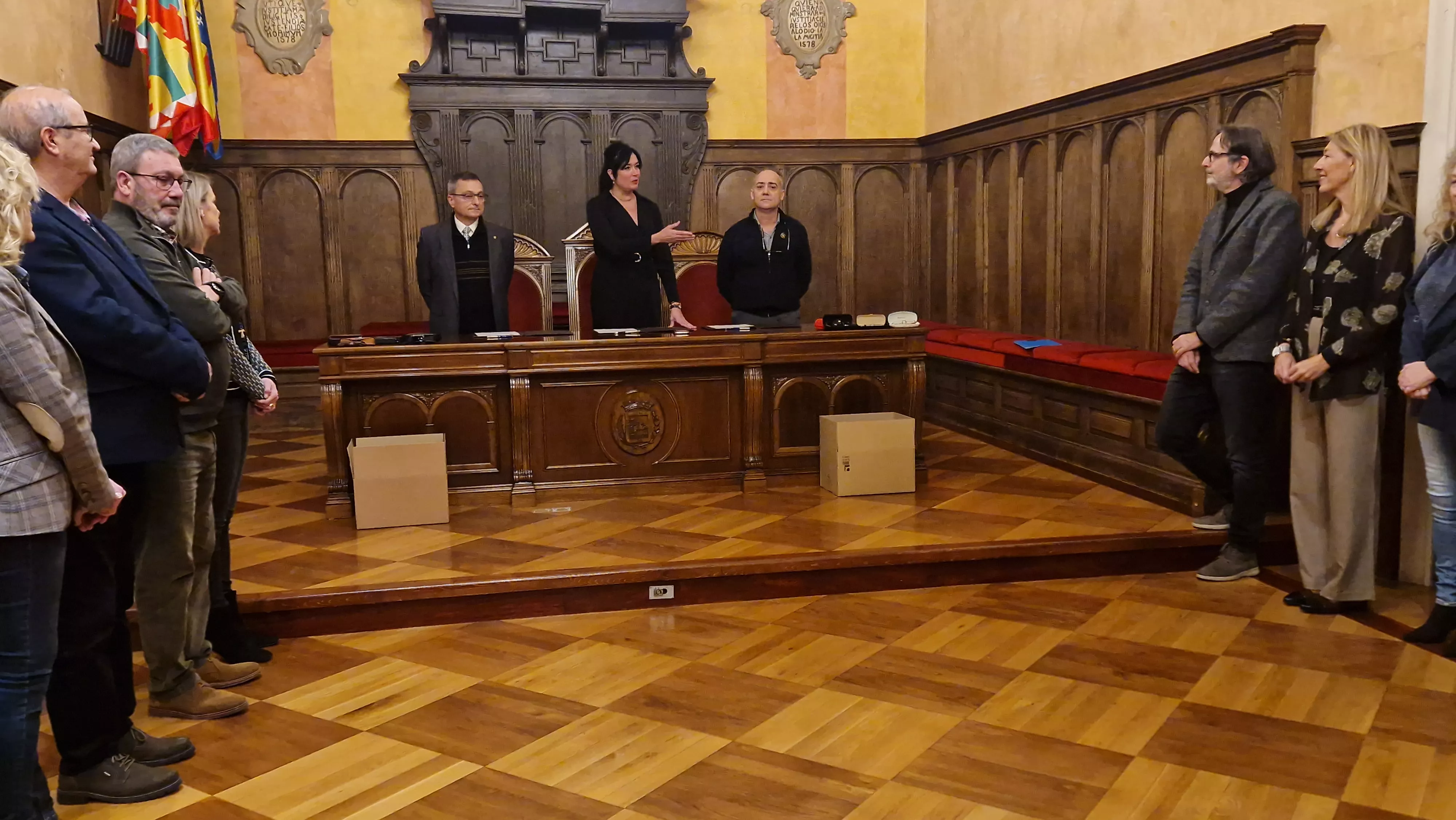 Entrega de 158 pares de "gafas solidarias" a Ilumináfrica y Alouda. Foto Myriam Martínez