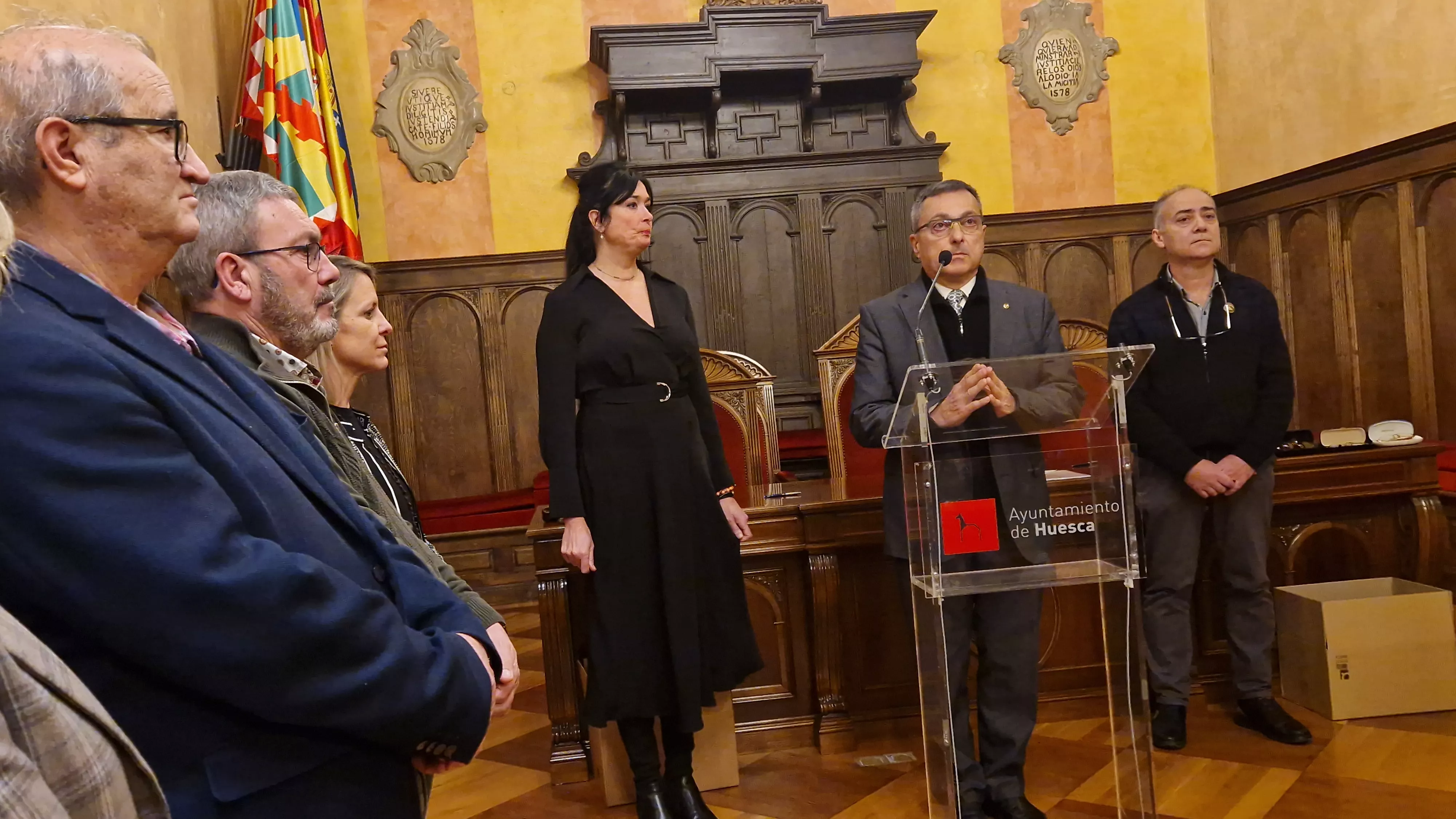 Enrique Ripoll. Entrega de 158 pares de "gafas solidarias" a Ilumináfrica y Alouda. Foto Myriam Martínez