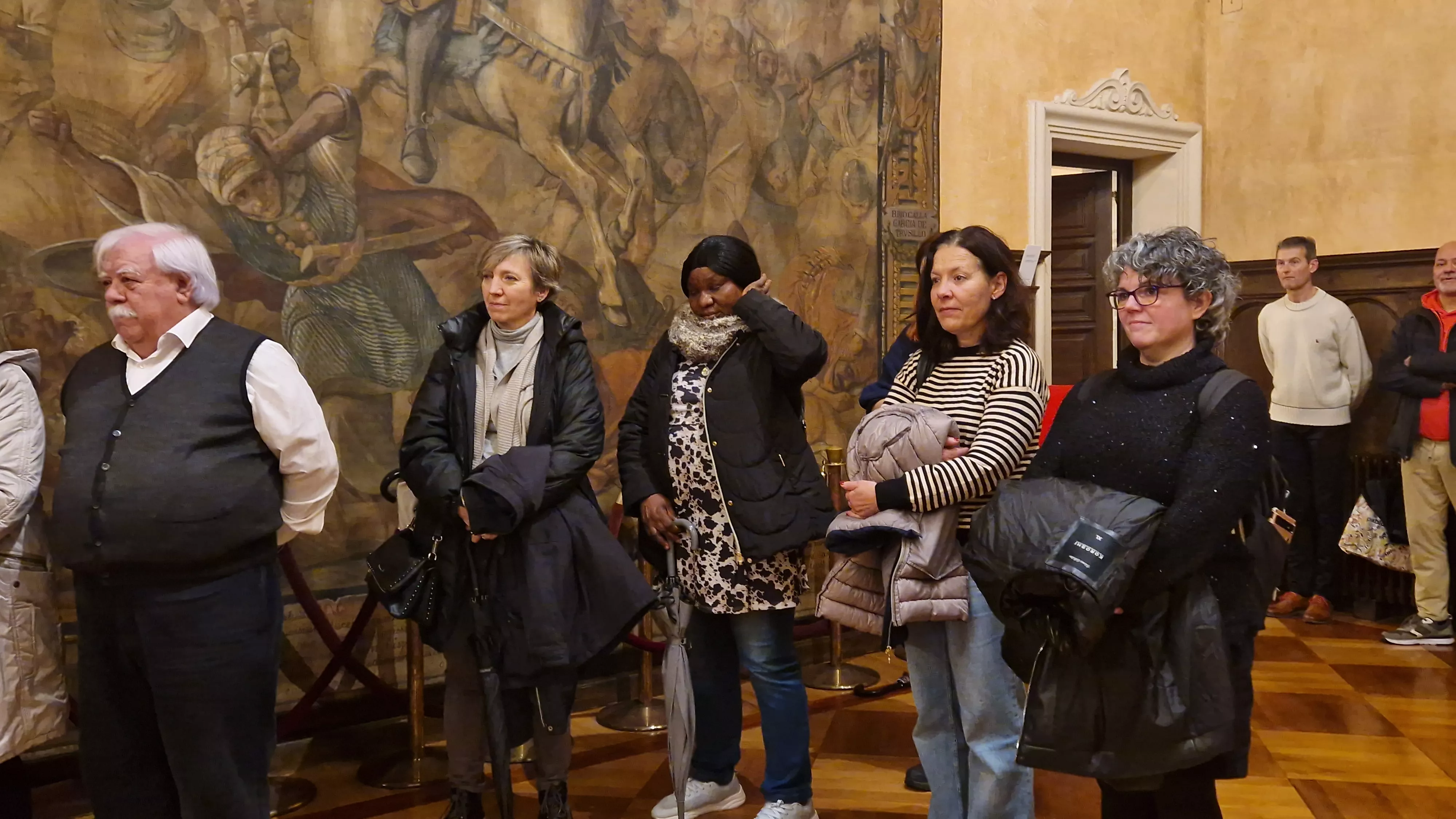 Entrega de 158 pares de "gafas solidarias" a Ilumináfrica y Alouda. Foto Myriam Martínez