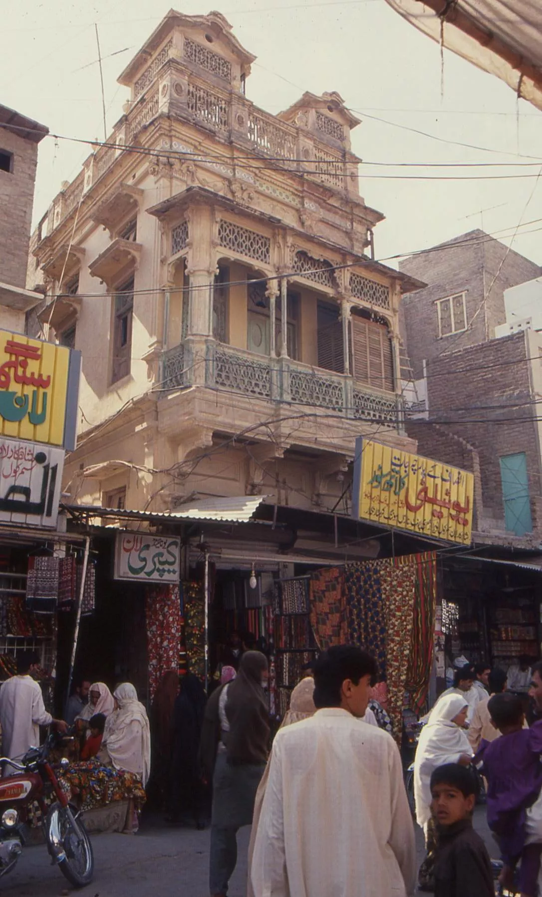 Marco Pascual en Pakistán