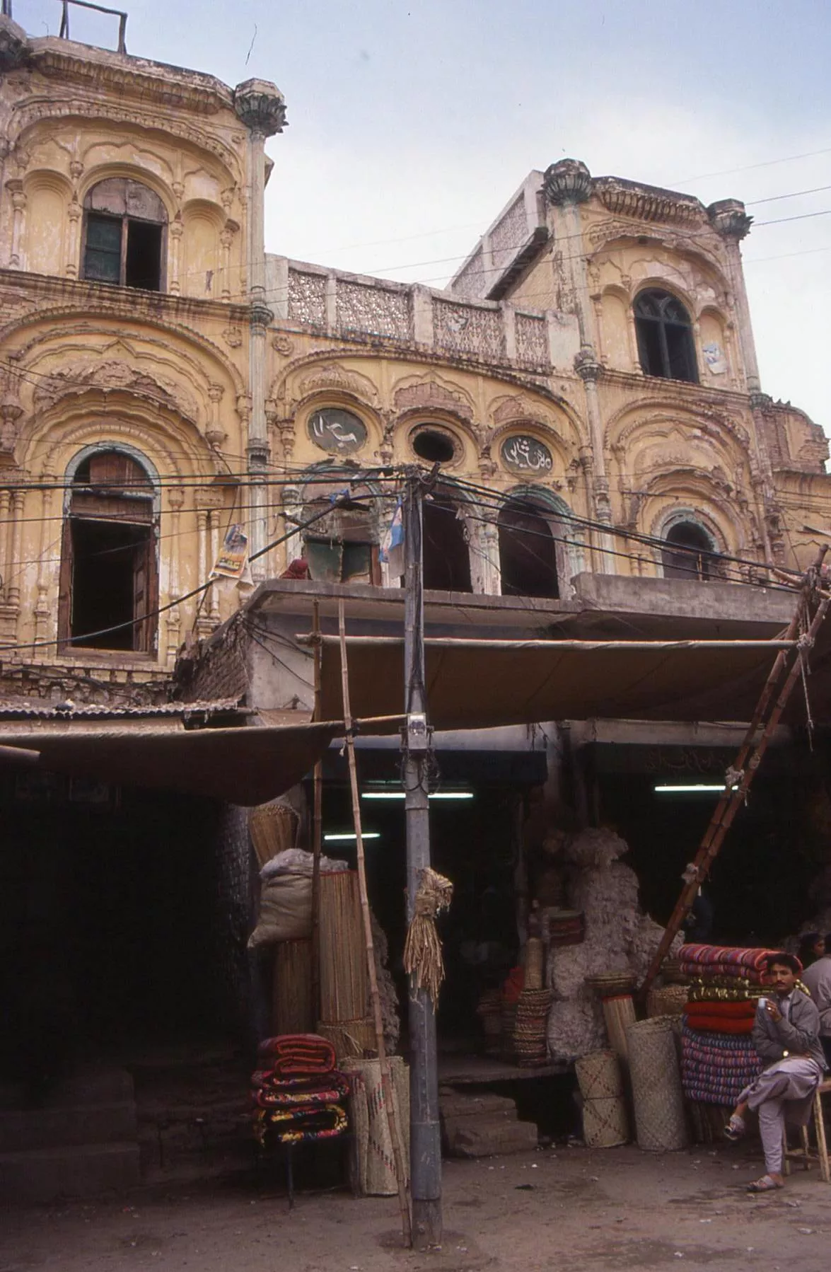 Marco Pascual en Pakistán