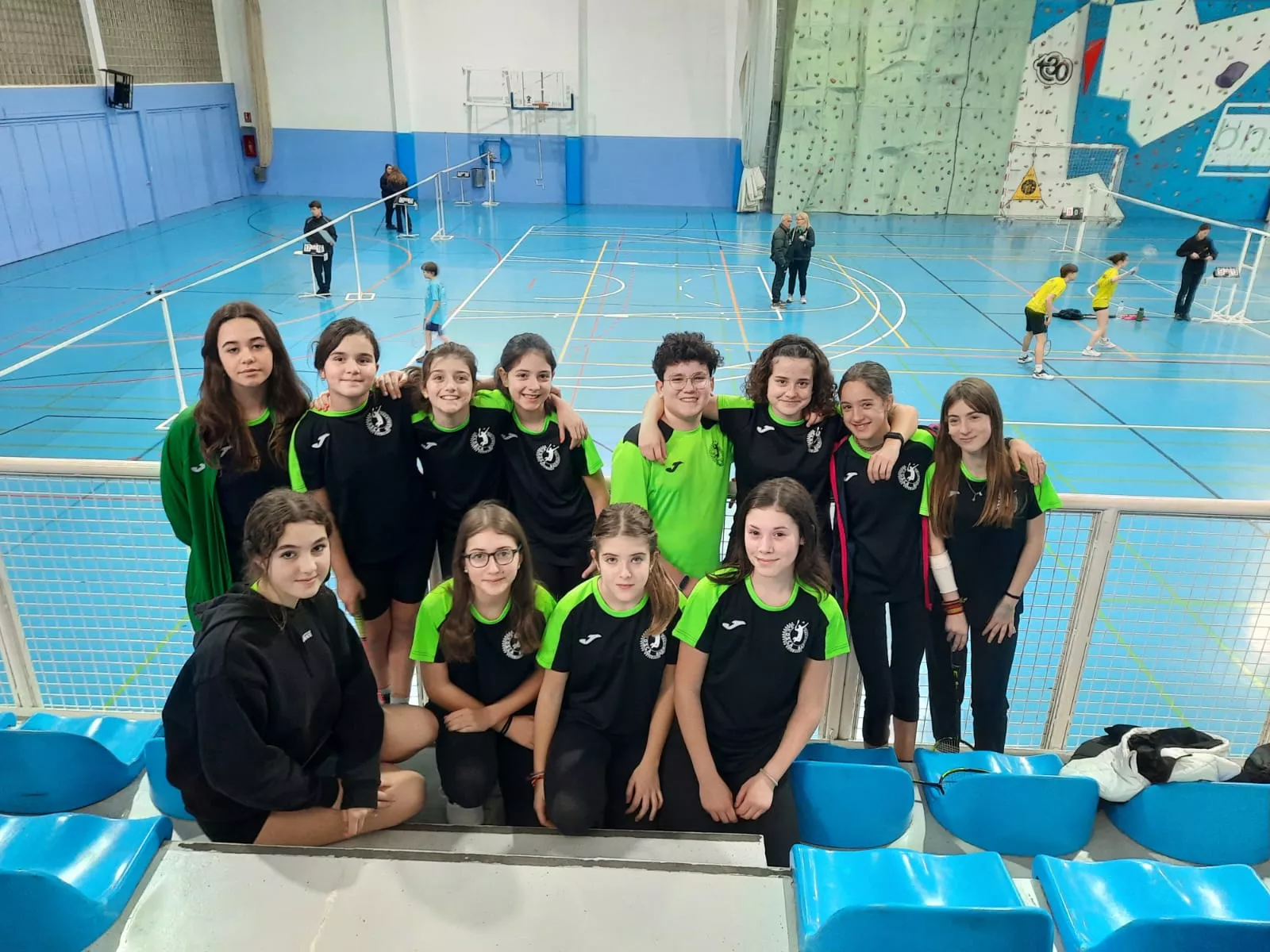 Jugadores del VV Osca en Binéfar.