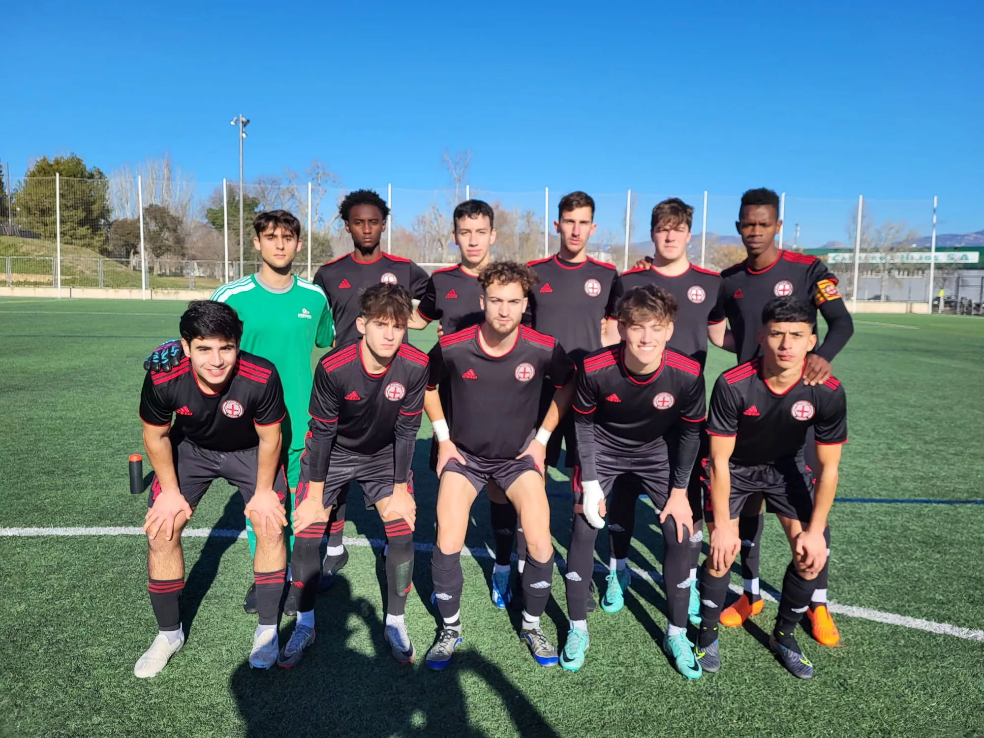 Once del Internacional de Huesca ante el Robres, este domingo. Foto: Adrián Mora