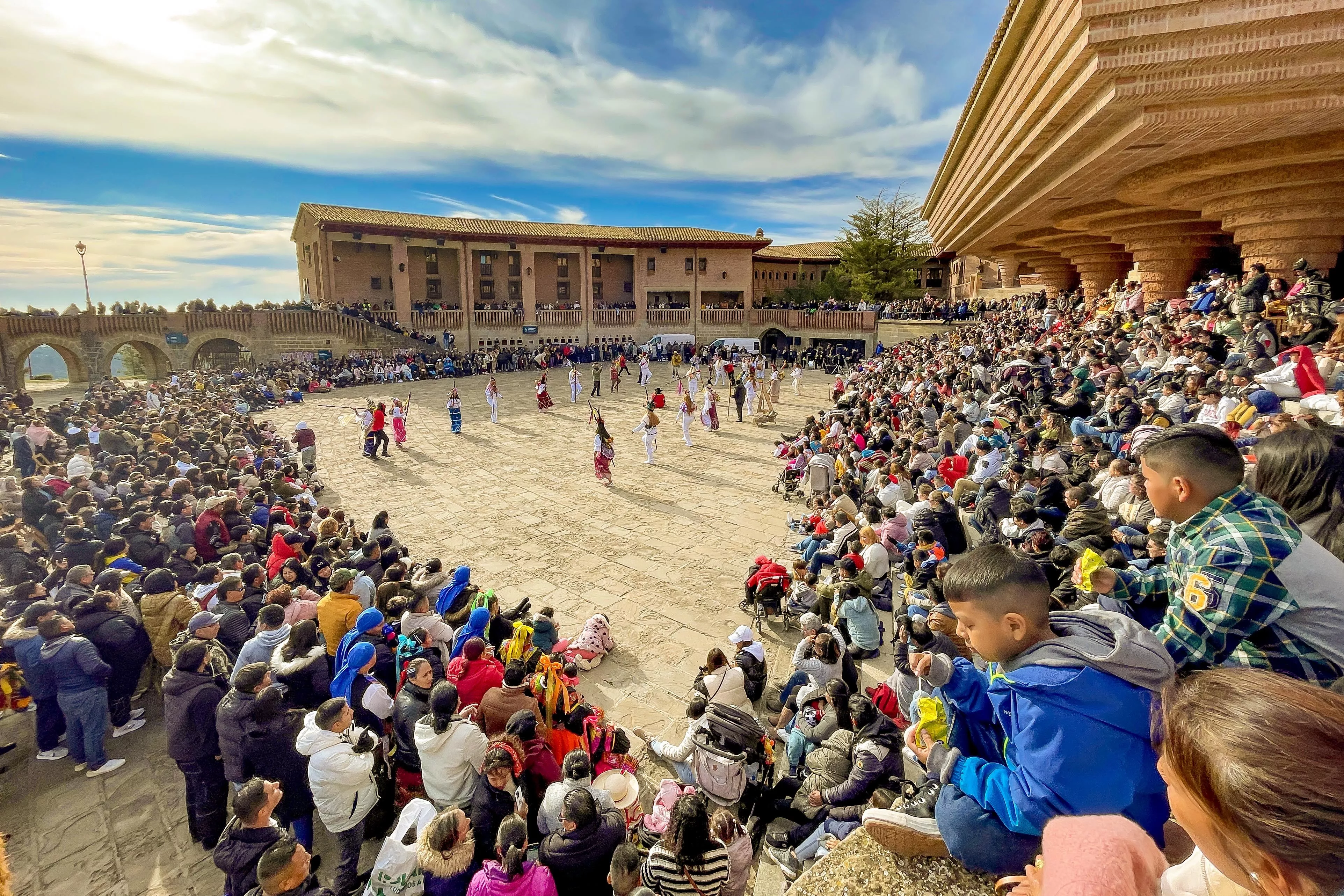 Peregrinos ecuatorianos en Torreciudad