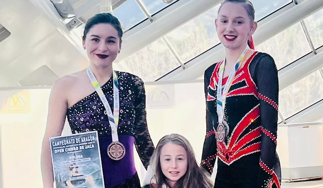 Irene Lasaosa, Carolina Ramón y Ángela Martín-Mora fueron las deportistas que participaron. Hielo Jaca, bien representado en el Open de patinaje artístico