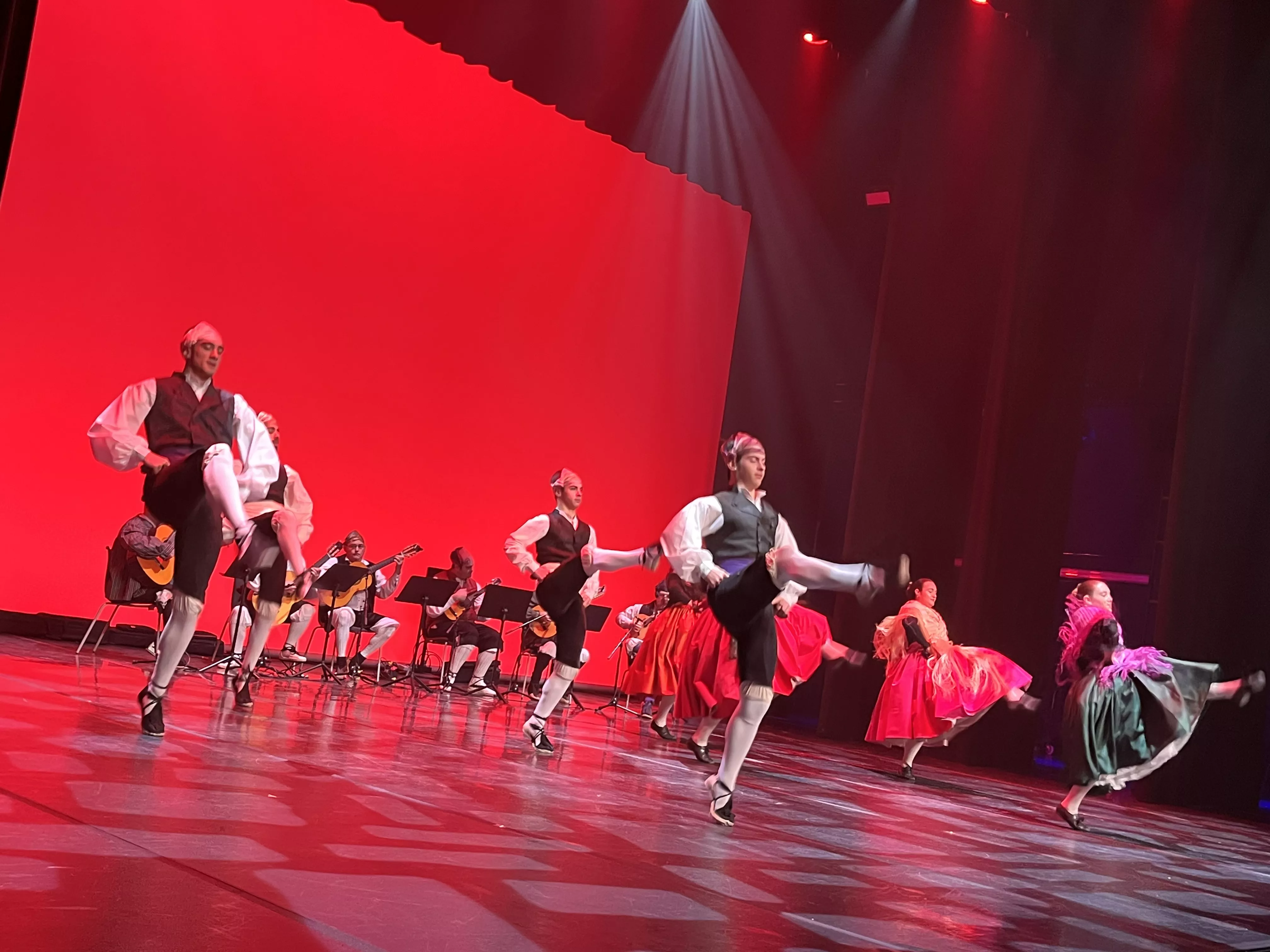  XXX edición de la Muestra de danza y folclore Ciudad de Huesca. Foto Mercedes Manterola