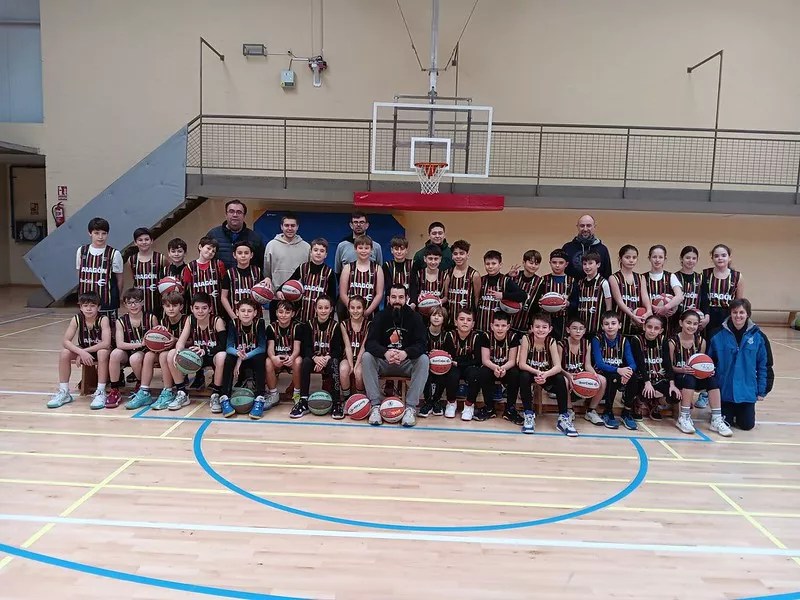 Jóvenes siguen con buen pie la IV Jornada Escuela DOB