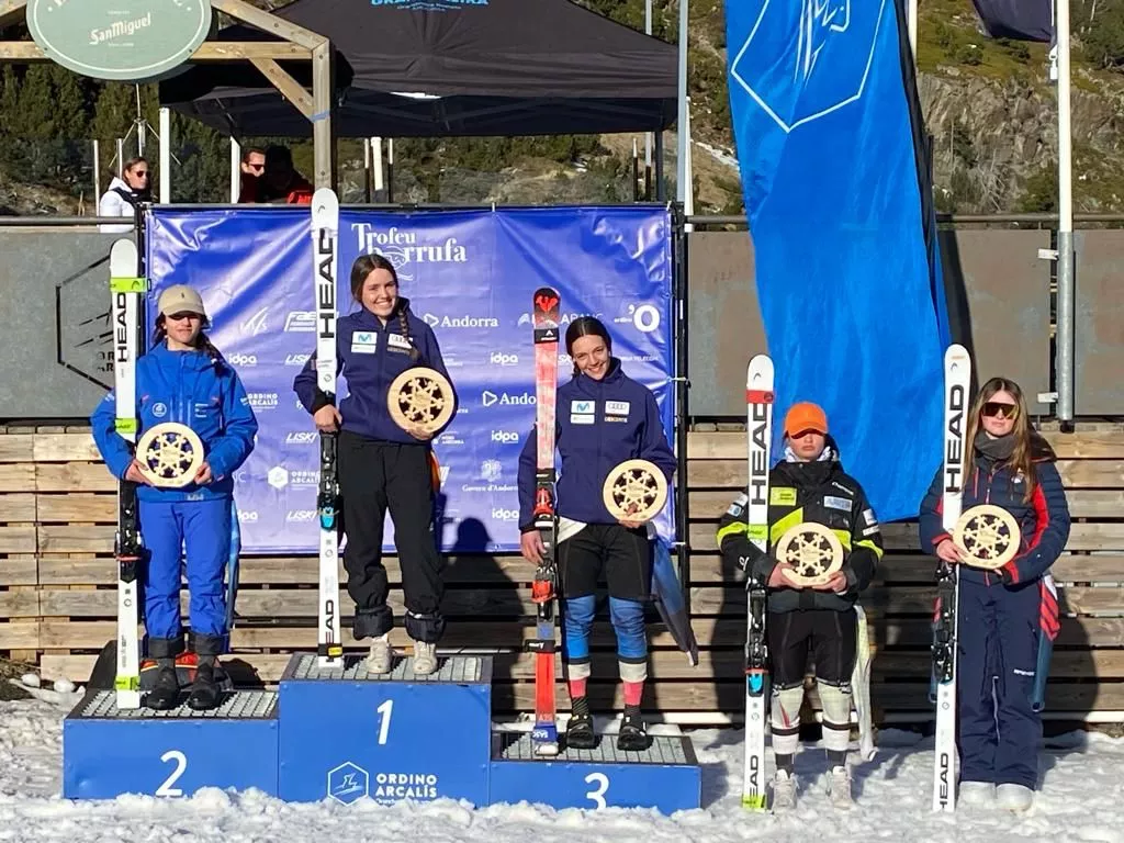 Doble oro para el Club Esquí Jaca en el Trofeo Borrufa Alpino Doble oro para el Club Esquí Jaca en el Trofeo Borrufa Alpino