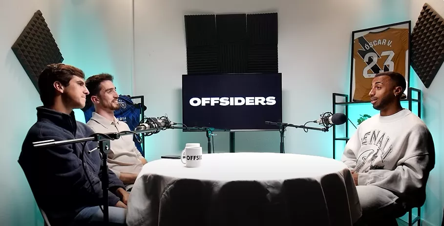 Akapo cuenta al detalle en Offsiders cómo vivió su etapa en Huesca, "la más bonita" de su carrera