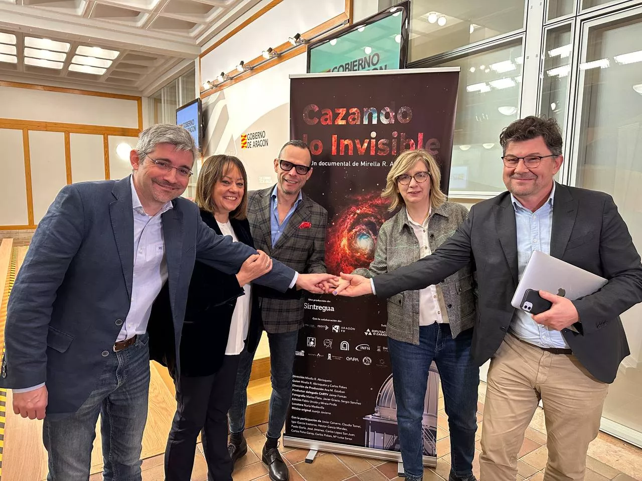 El Pignatelli ha acogido la presentación del documental "Cazando lo invisible".