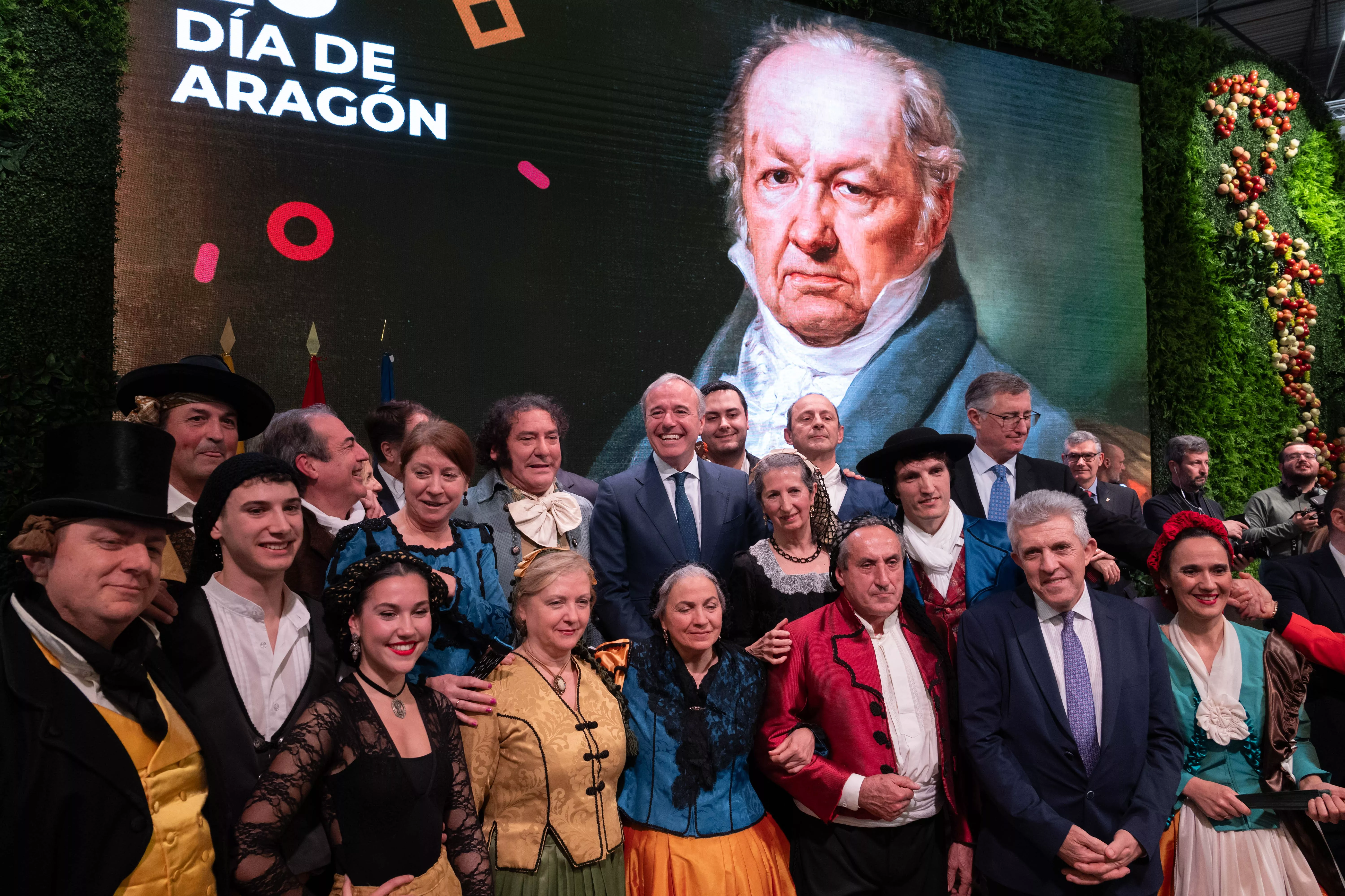 Azcón, Ángel Samper y Manuel Blasco con la recreación de Goya