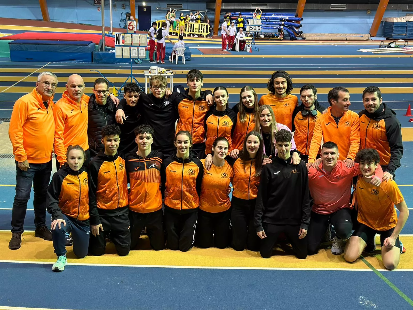 Equipos masculino y femenino del CA Fraga Bajo Cinca