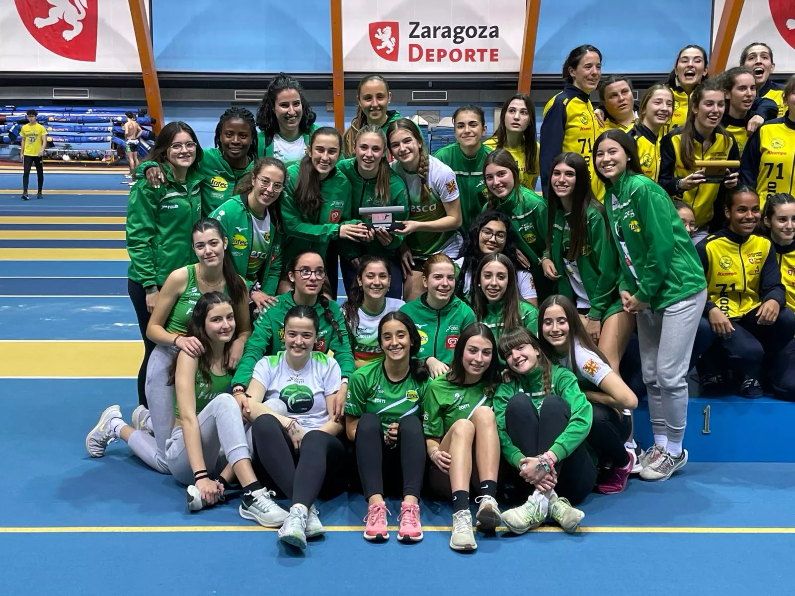 Intec Zoiti femenino, subcampeonas
