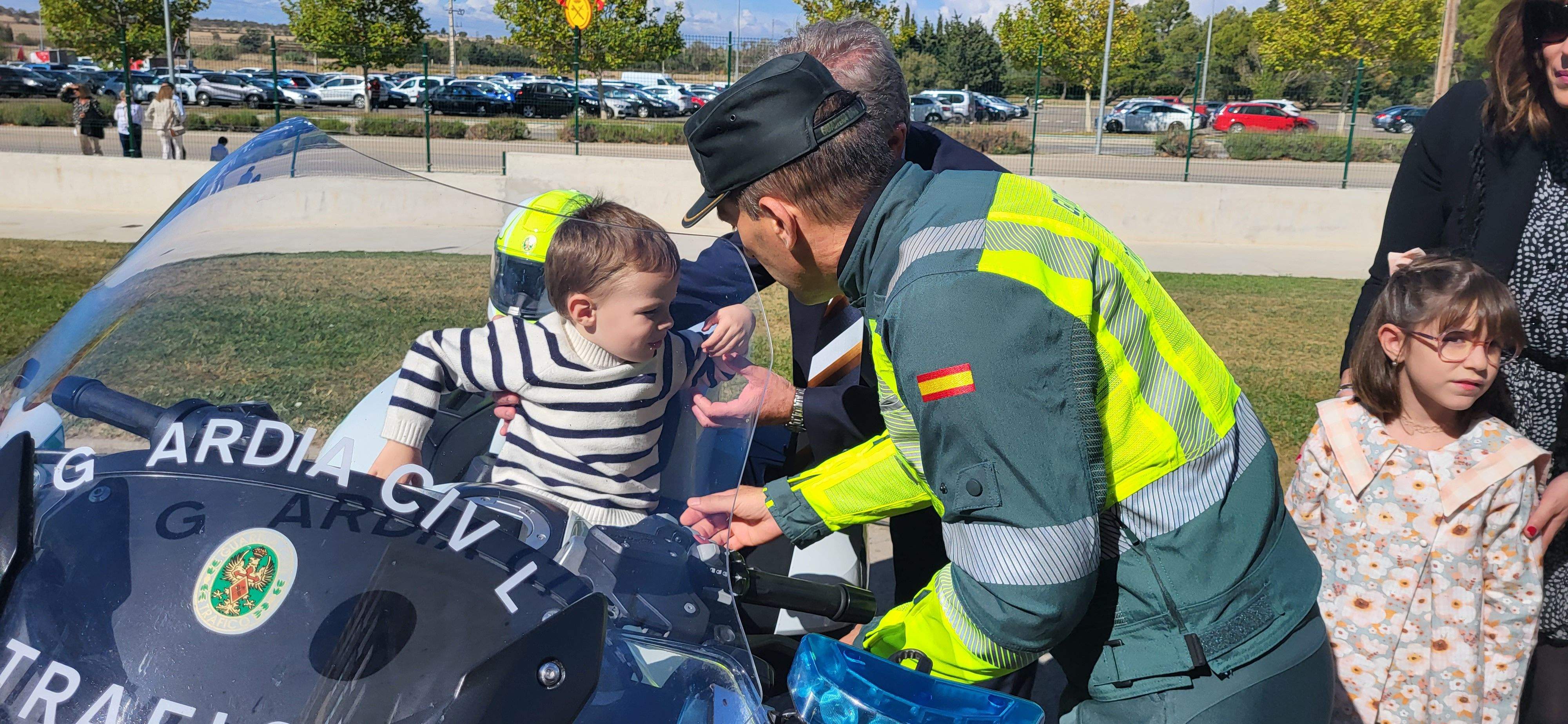 Fiesta de la Guardia Civil en el Acuartelamiento Alcoraz. Foto: Mercedes Manterola