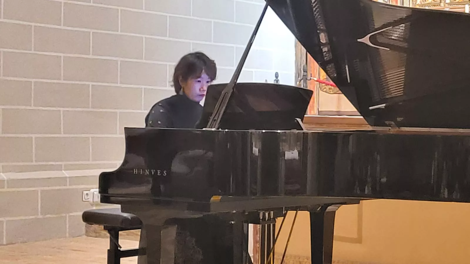 Concierto de los estudiantes chinos en la Colegiata de Bolea