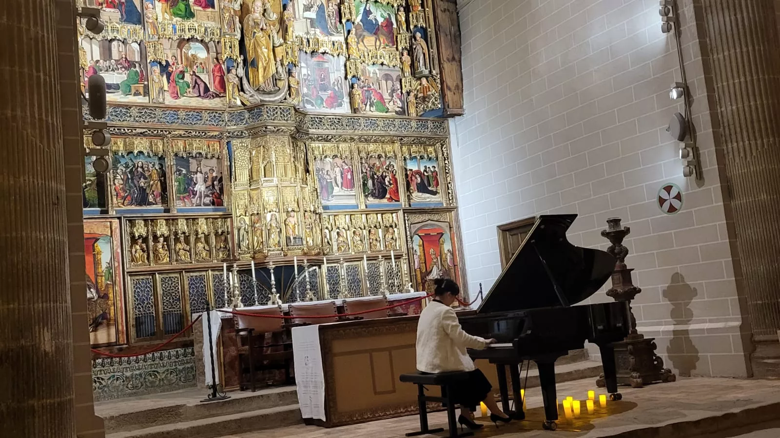 Concierto de los estudiantes chinos en la Colegiata de Bolea