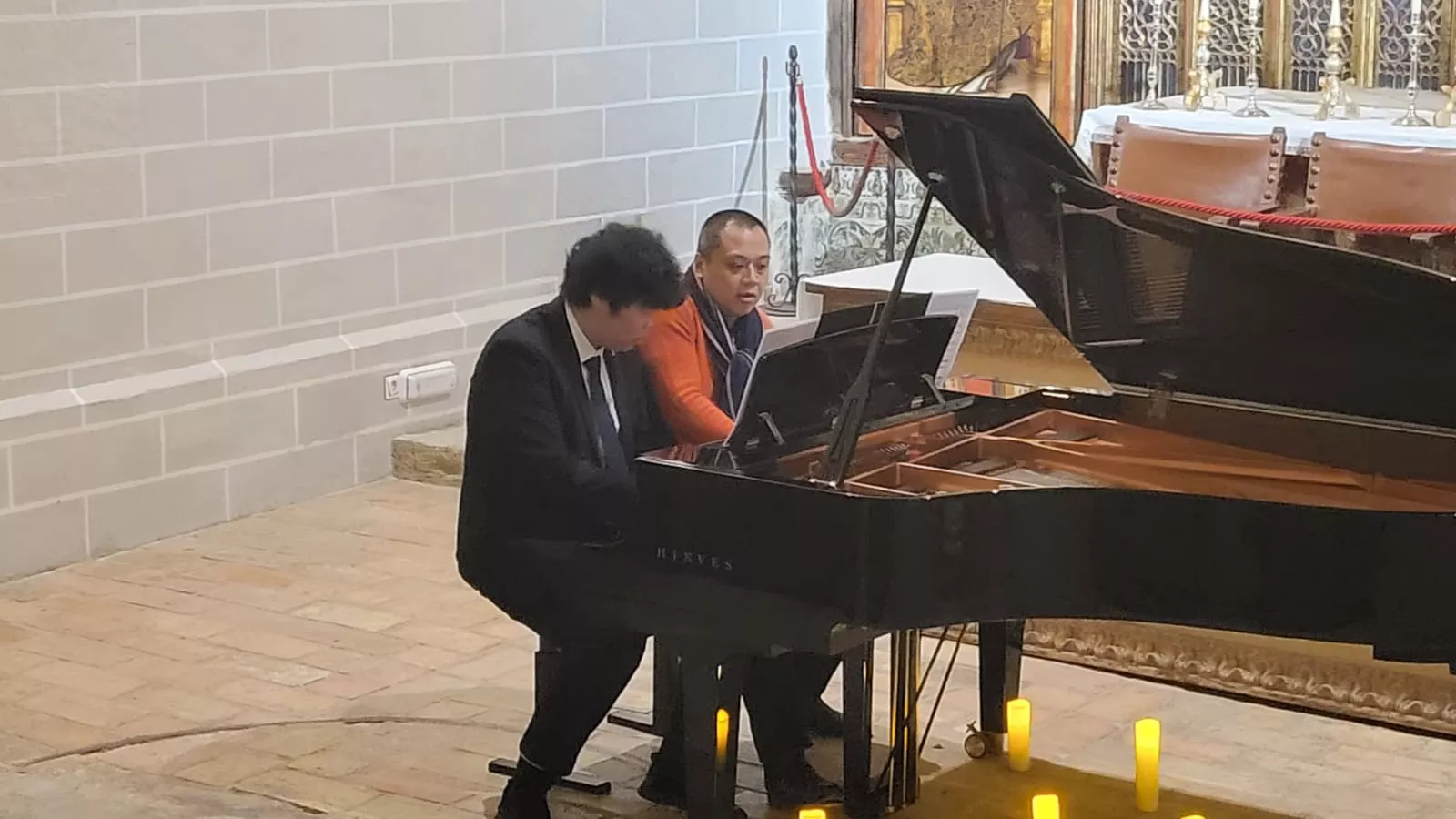 Concierto de los estudiantes chinos en la Colegiata de Bolea