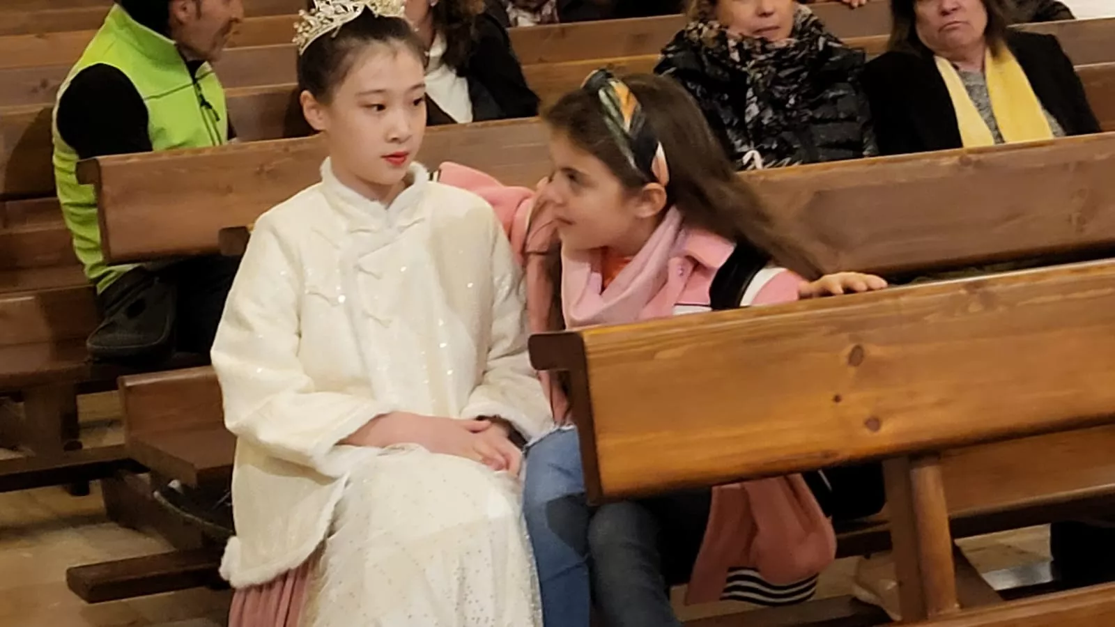 Concierto de los estudiantes chinos en la Colegiata de Bolea