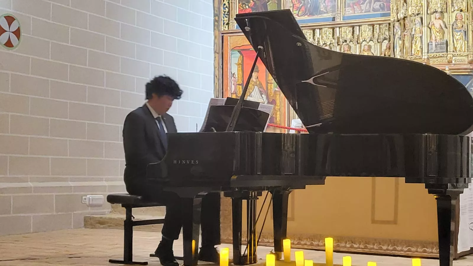 Concierto de los estudiantes chinos en la Colegiata de Bolea