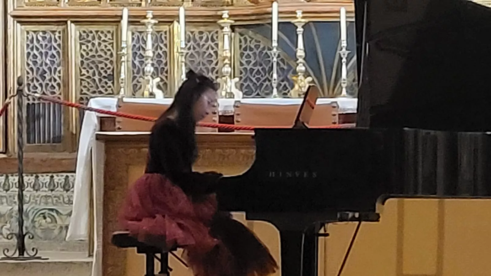 Concierto de los estudiantes chinos en la Colegiata de Bolea