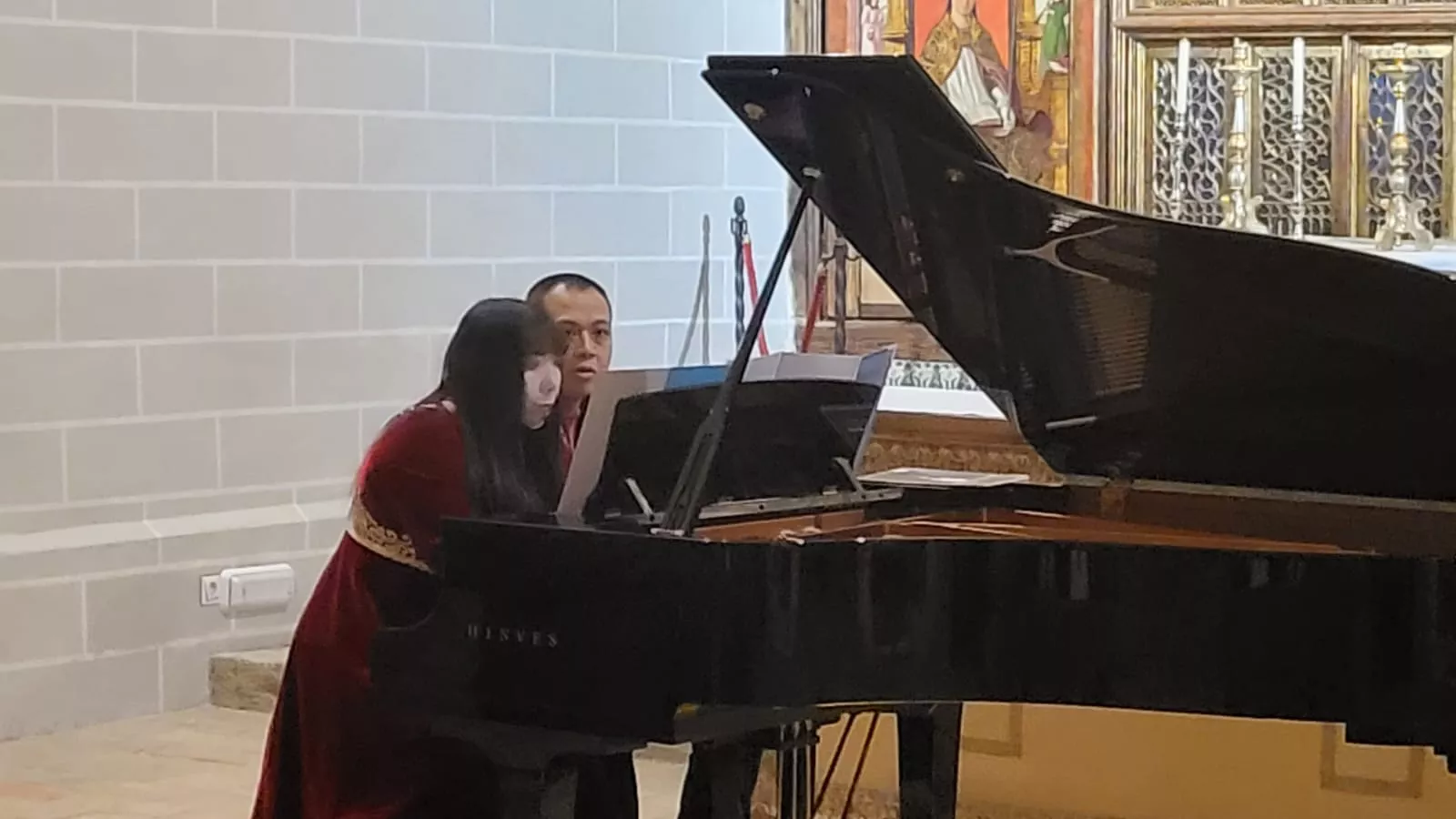 Concierto de los estudiantes chinos en la Colegiata de Bolea