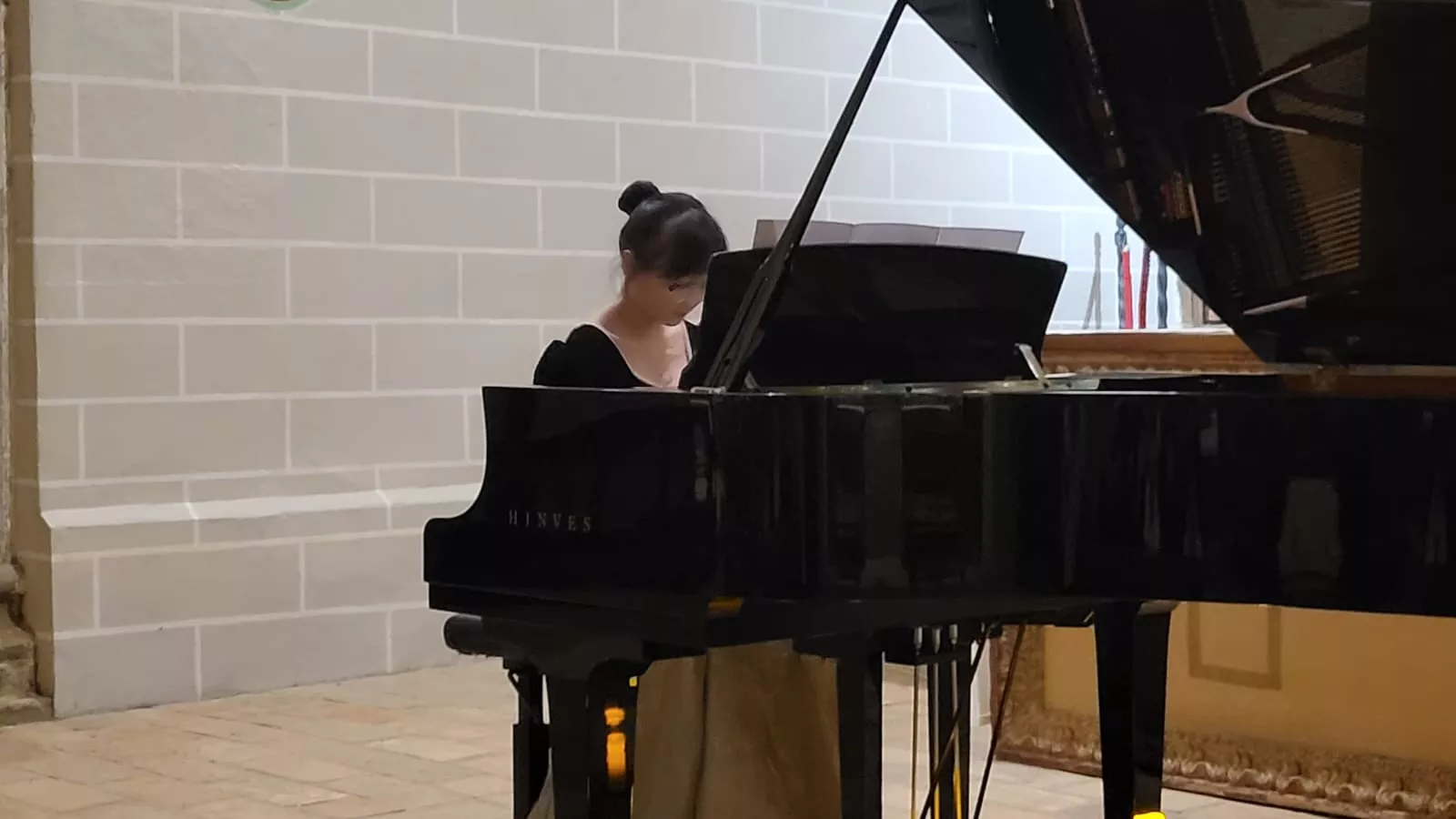 Concierto de los estudiantes chinos en la Colegiata de Bolea