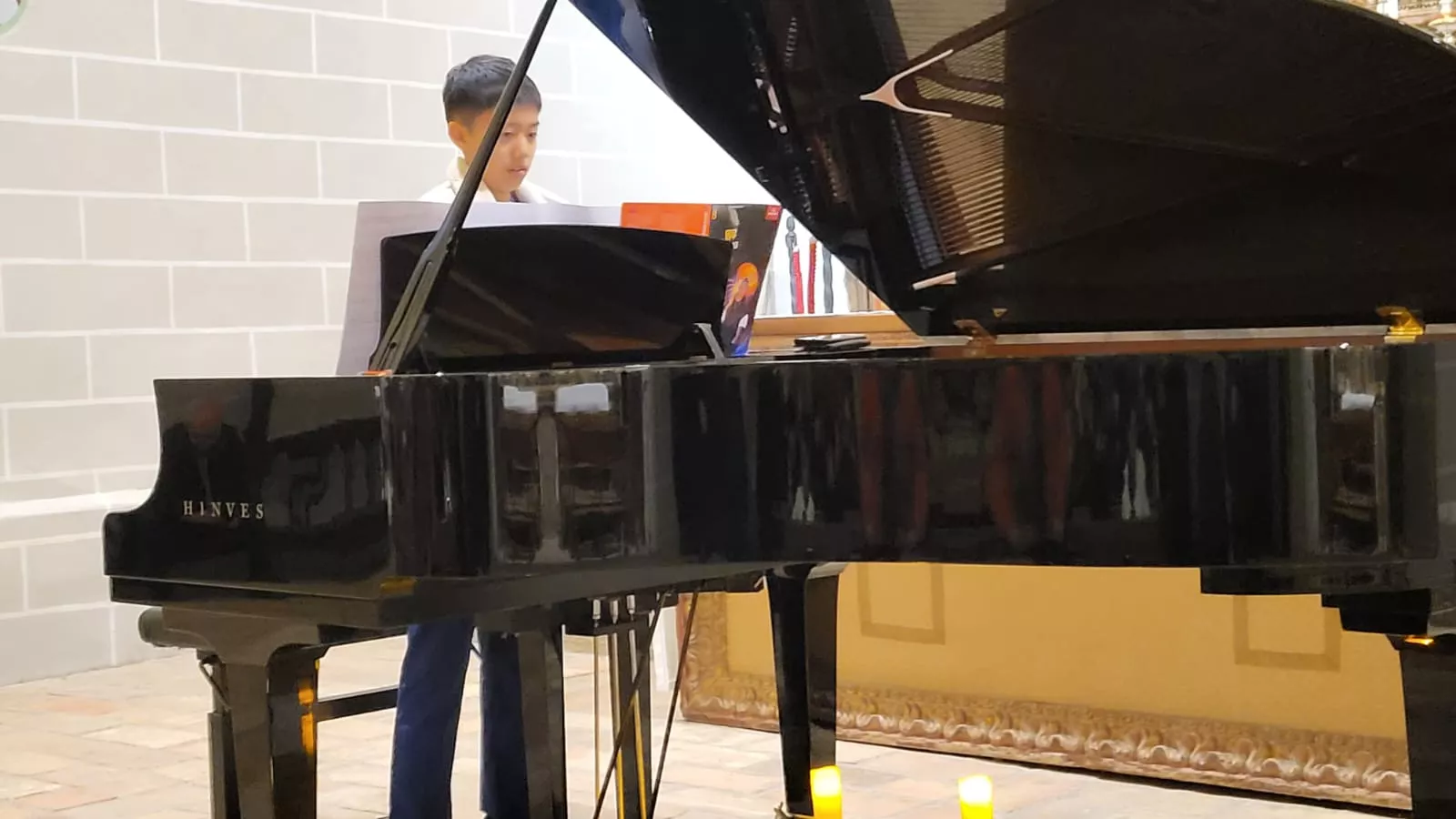 Concierto de los estudiantes chinos en la Colegiata de Bolea