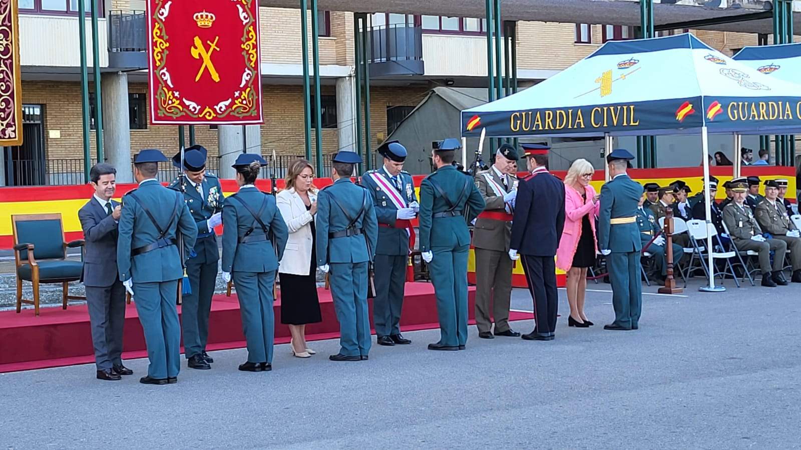 Imposición de condecoraciones de la Guardia Civil con motivo de la festividad del Pilar