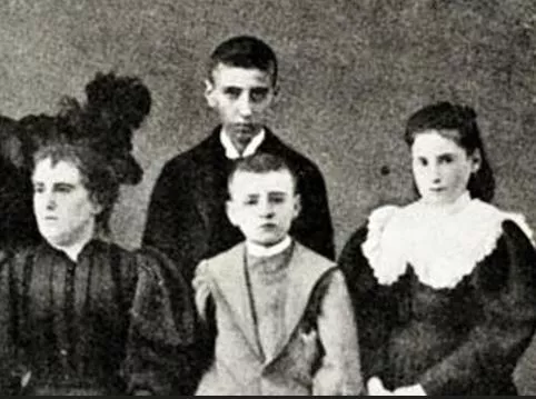 El hijo adolescente de Cajal El hijo adolescente de Cajal