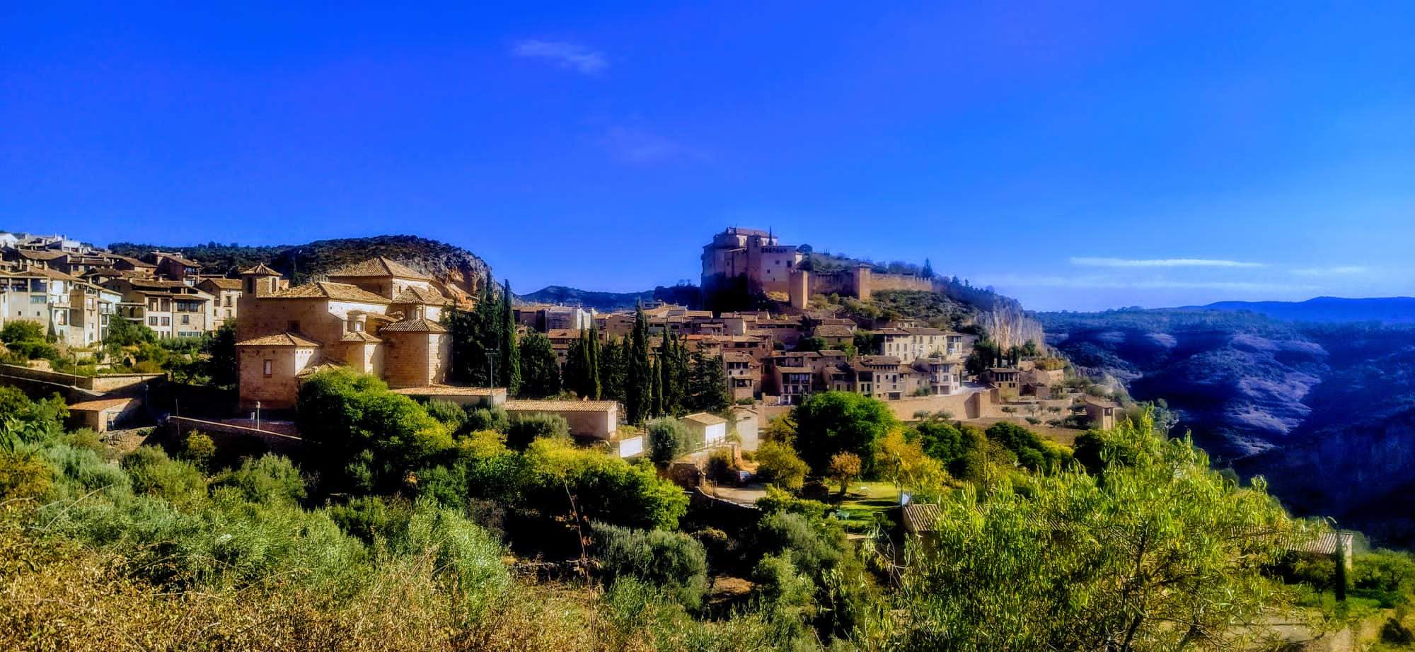 Pasarelas de Alquézar, turismo y sector primario. Foto Joaquín Santafé Pasarelas de Alquézar, turismo y sector primario. Foto Joaquín Santafé