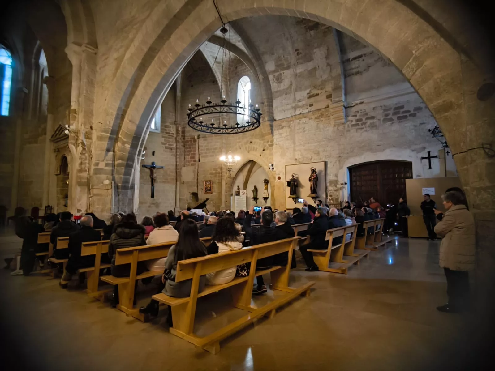 World Music Connecti-on en su broche en Lanaja