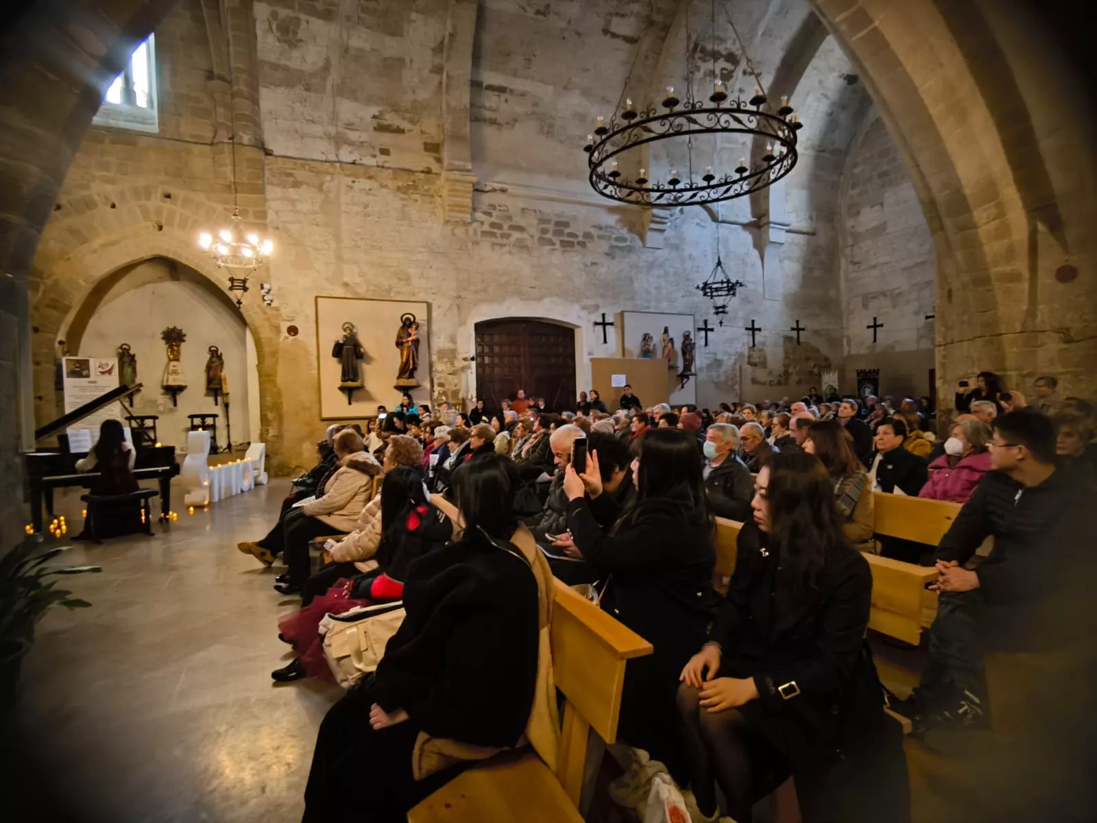 World Music Connecti-on en su broche en Lanaja