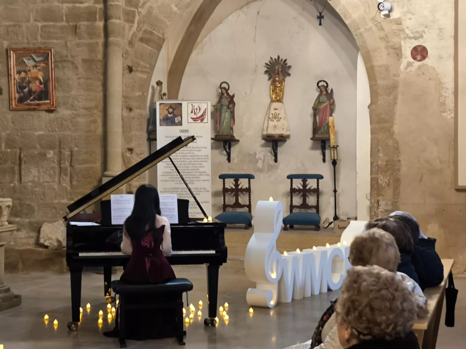 World Music Connecti-on en su broche en Lanaja