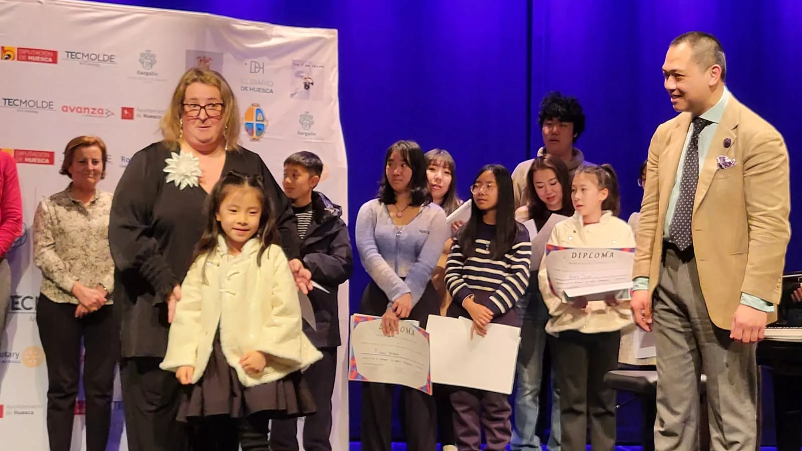 World Music Connecti-on en su broche en el Manuel Benito Moliner