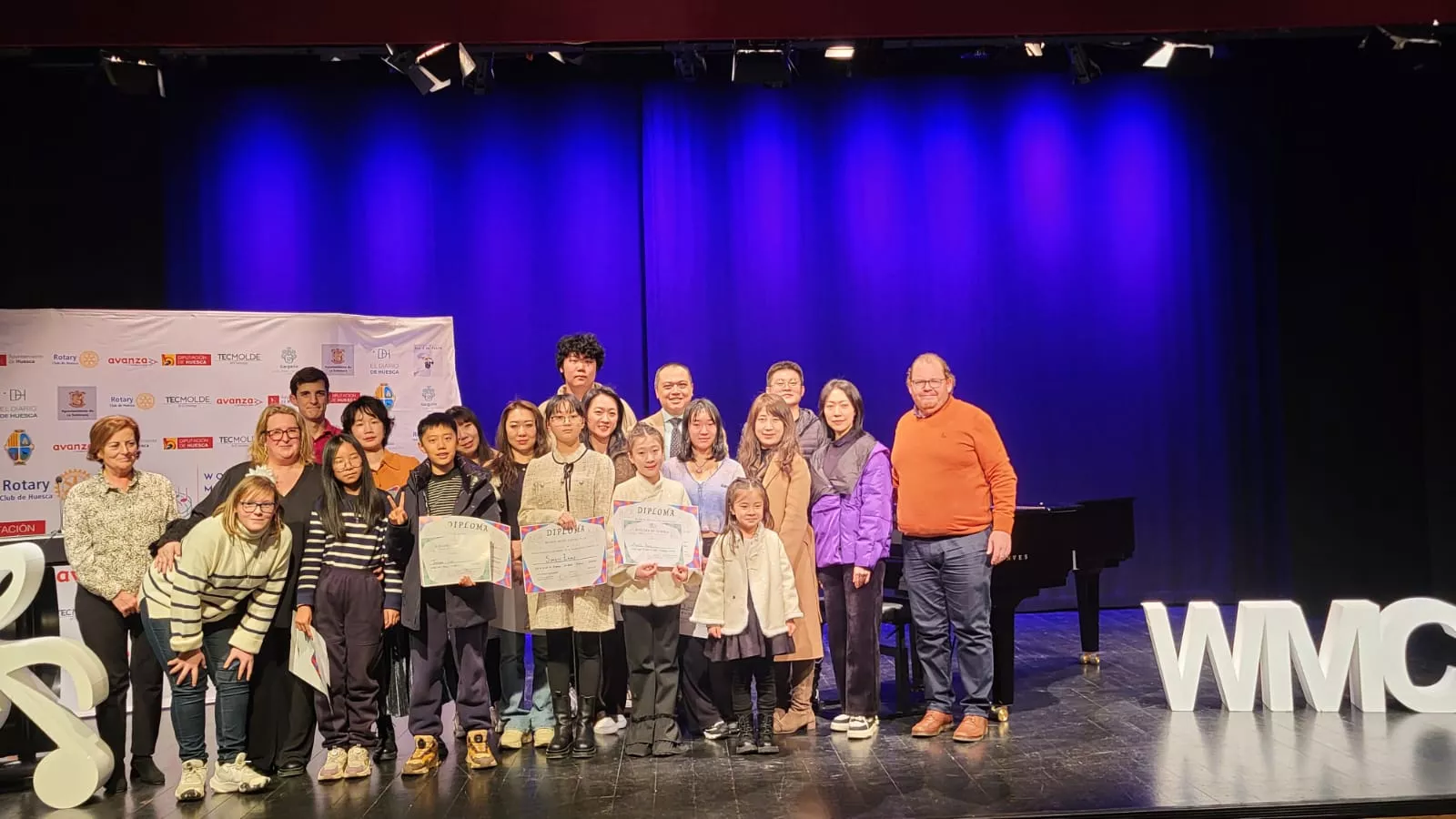 World Music Connecti-on en su broche en el Manuel Benito Moliner