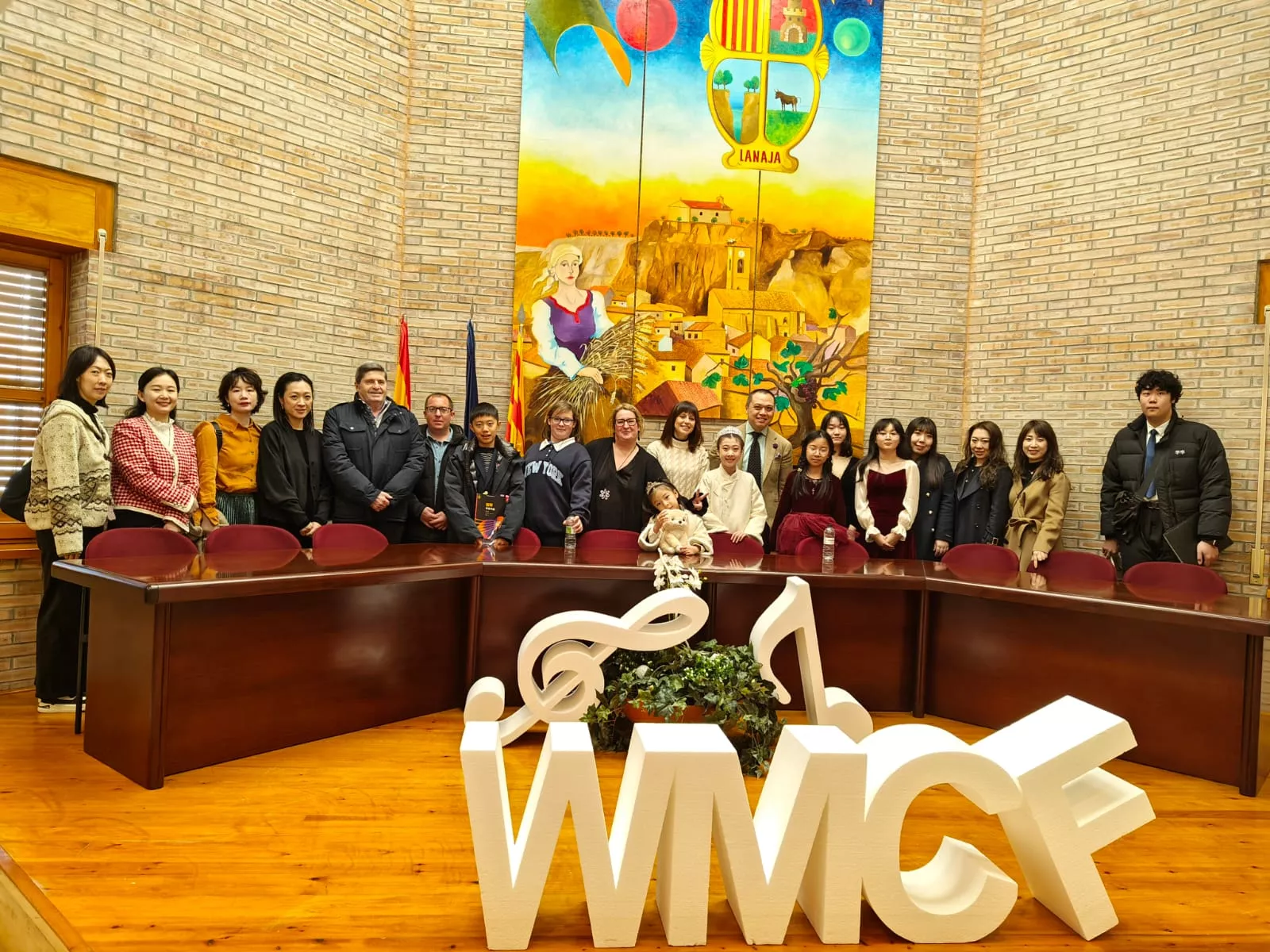 World Music Connecti-on en su broche en Lanaja