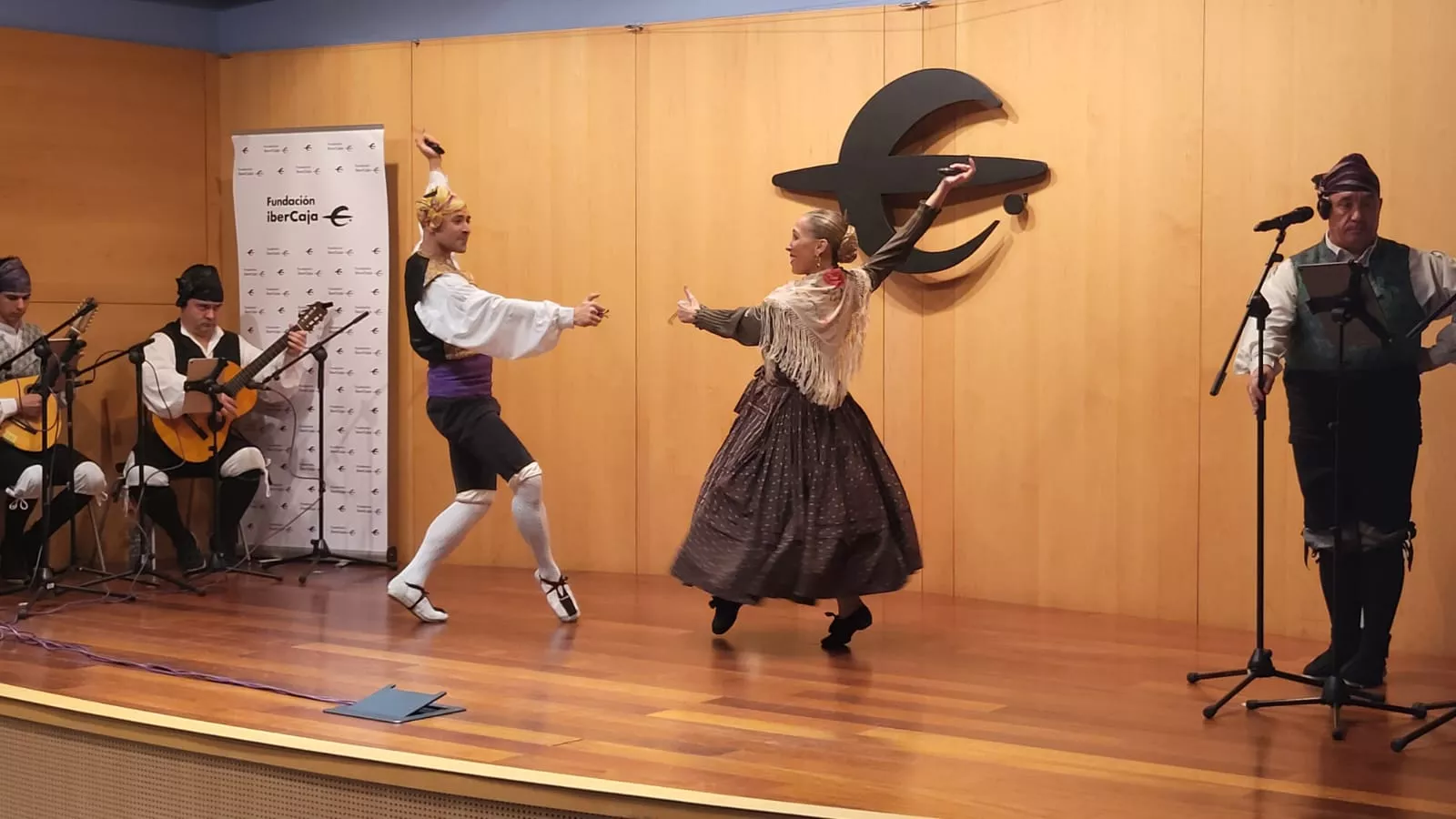 Apertura de la celebración del 32 aniversario de la División Castillejos