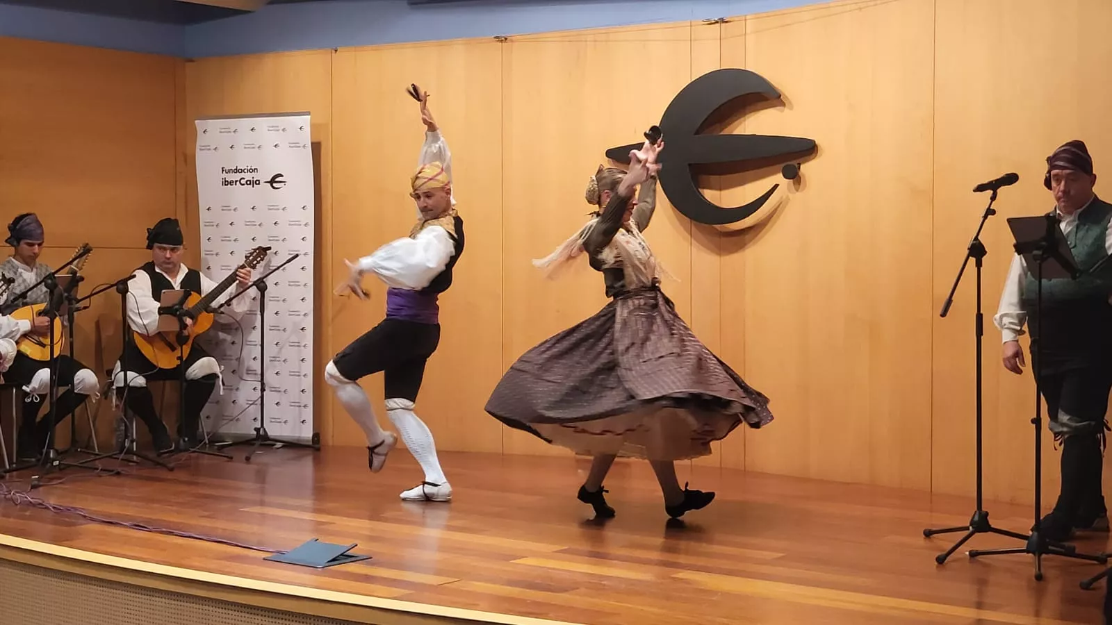 Apertura de la celebración del 32 aniversario de la División Castillejos