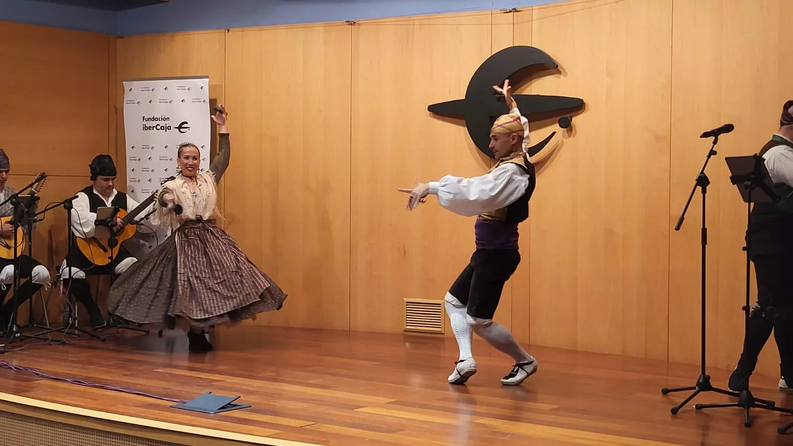 Apertura de la celebración del 32 aniversario de la División Castillejos