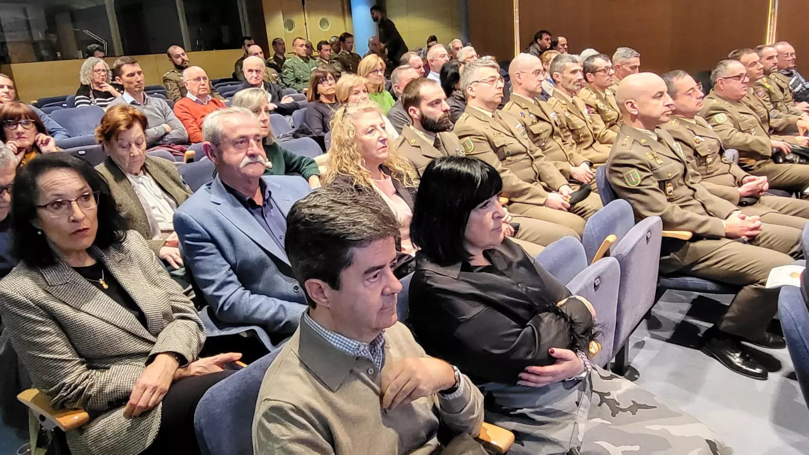 Apertura de la celebración del 32 aniversario de la División Castillejos