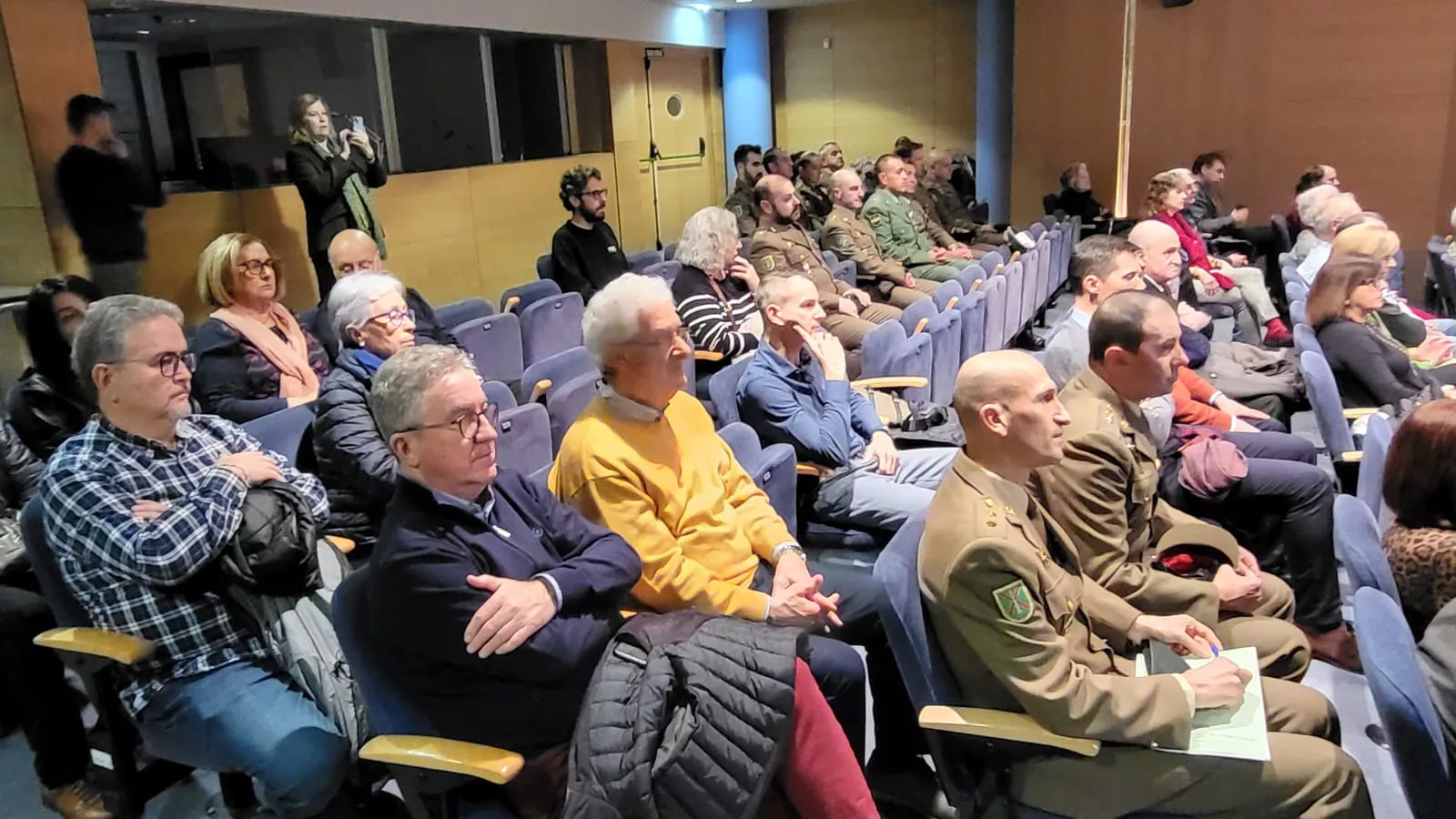 Apertura de la celebración del 32 aniversario de la División Castillejos